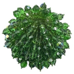 Broche de Bijoux Lo-Sa de los años 50 con flecos y cristales verdes facetados