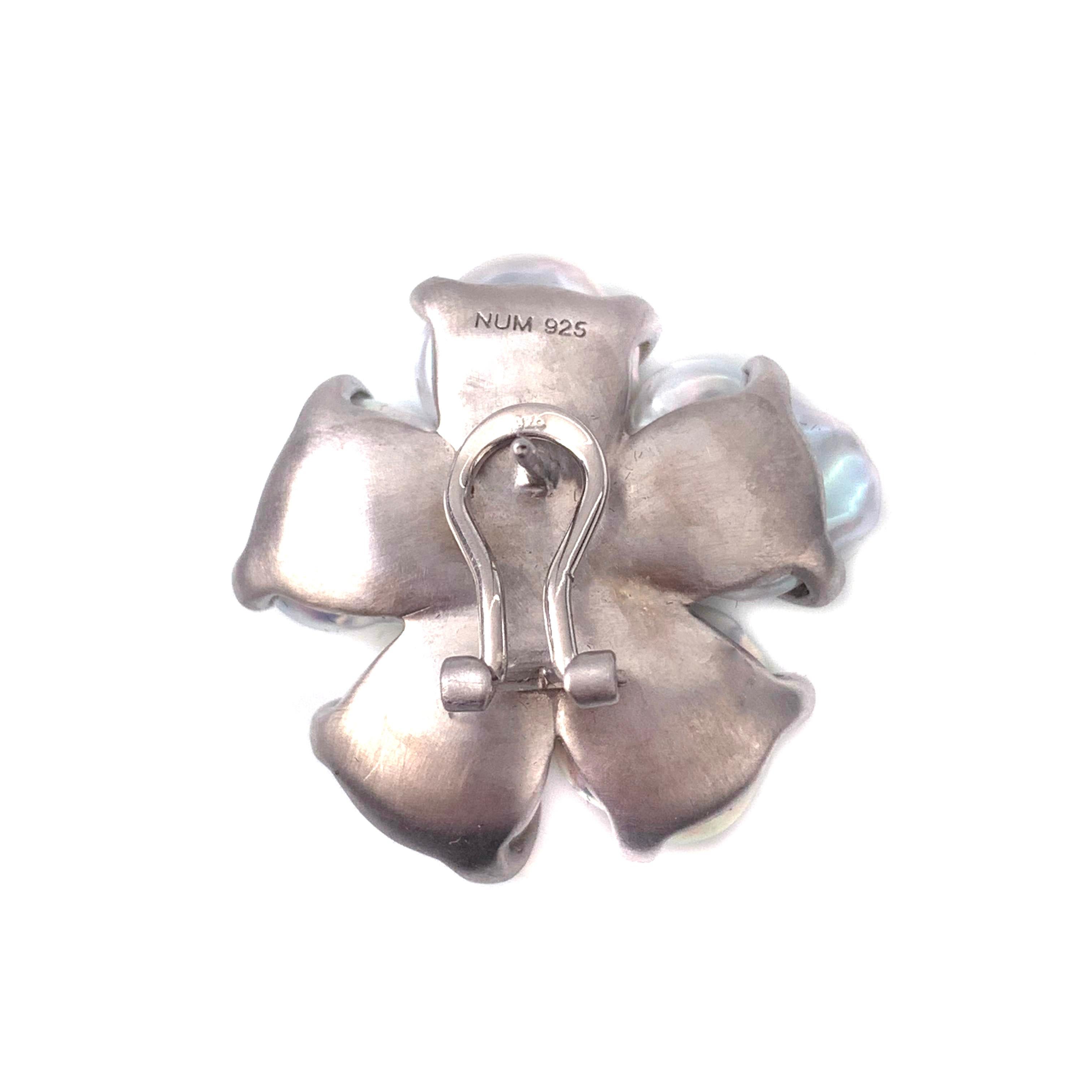 5-petal Baroque Pearl Sterling Silver Blossom Flower Earrings In New Condition In Los Angeles, CA