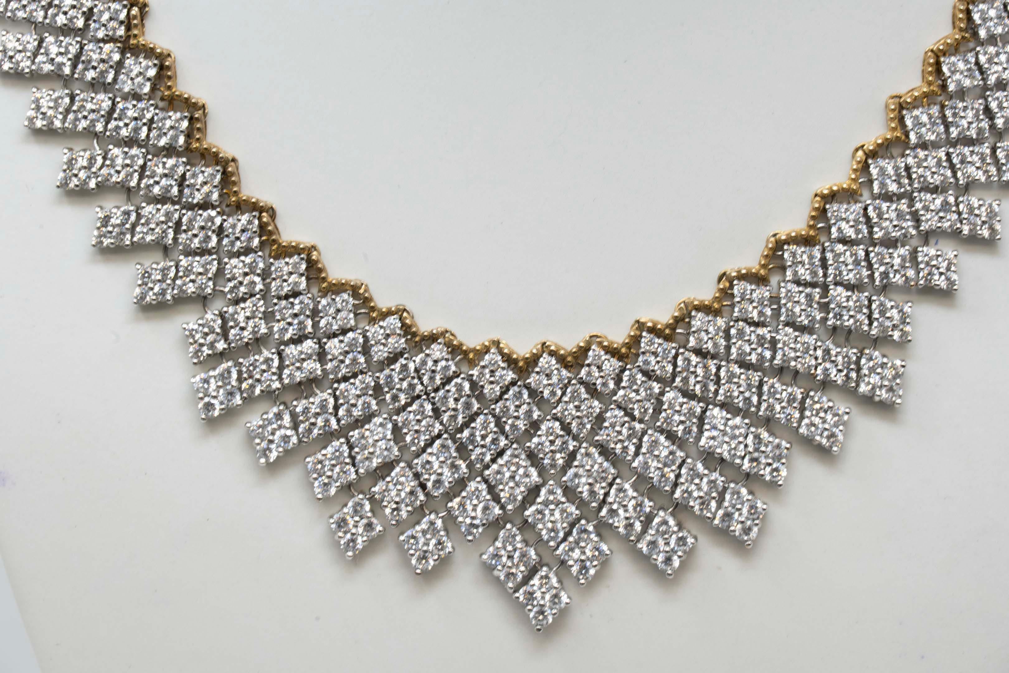 Donna Bijoux Num, Collana a pettine in argento sterling con C/Z in vendita