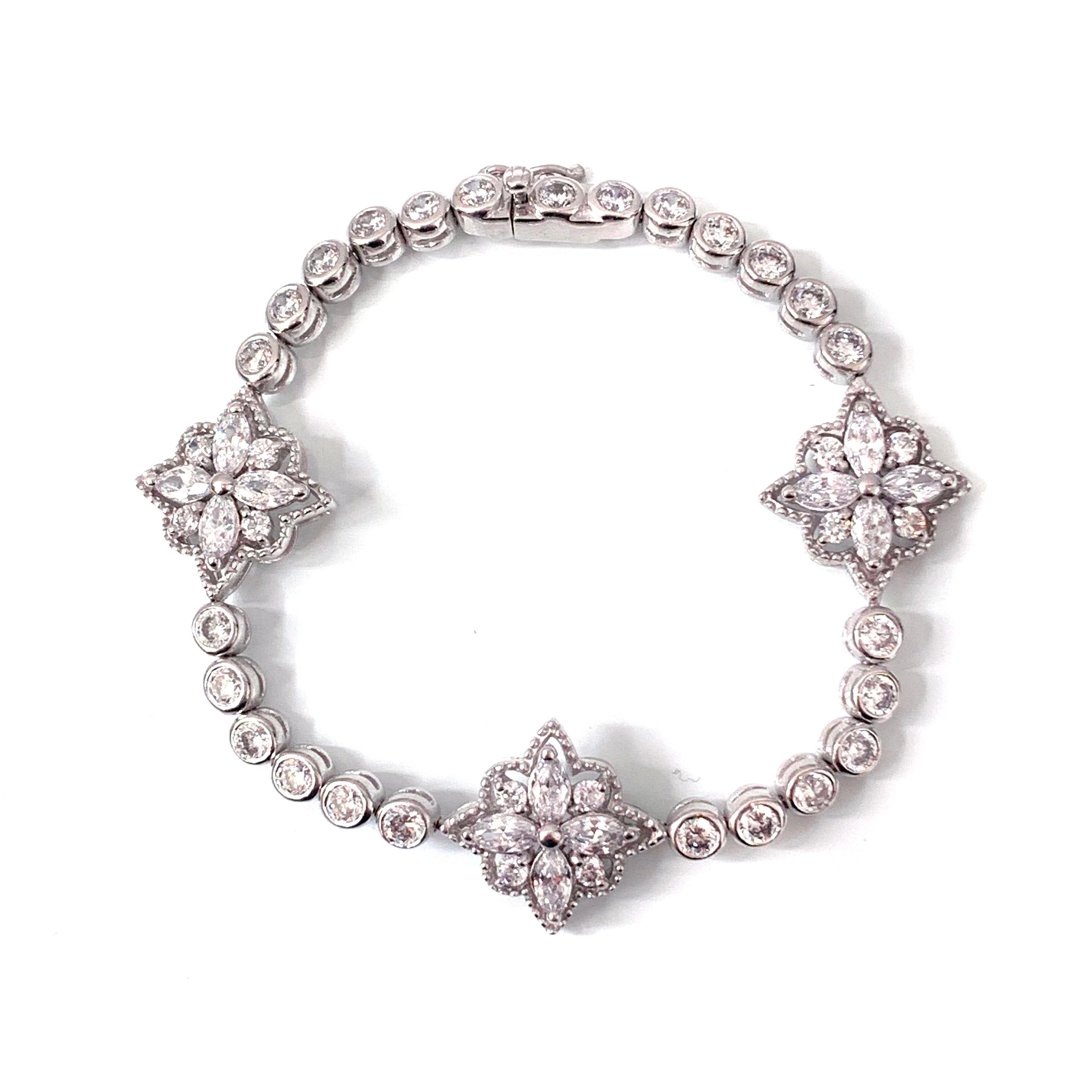 Contemporain Bijoux Num Bracelet de fleurs byzantines en argent sterling en vente