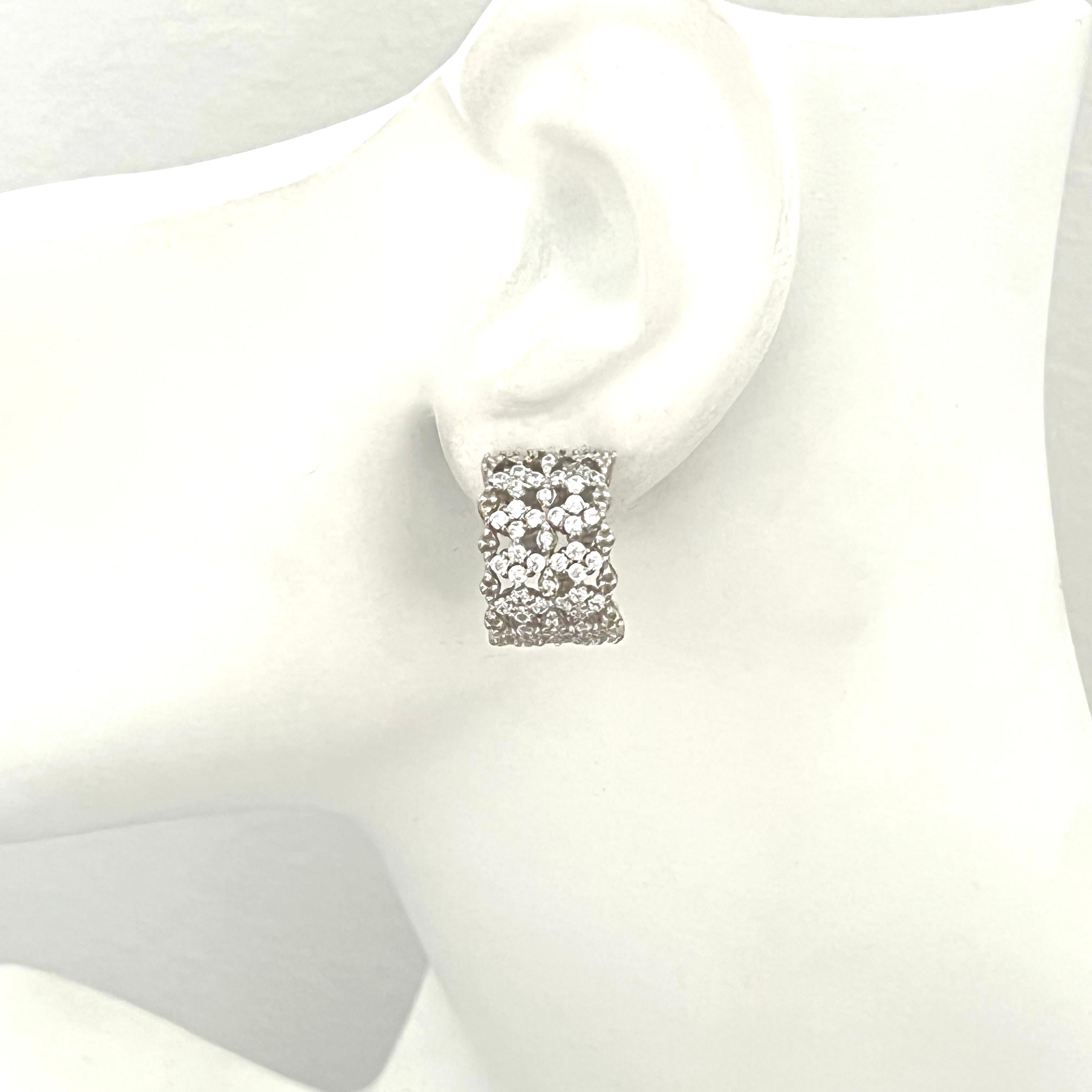Bijoux Num Diamond-Pattern Half Hoop Sterling Silver Earrings For Sale 2