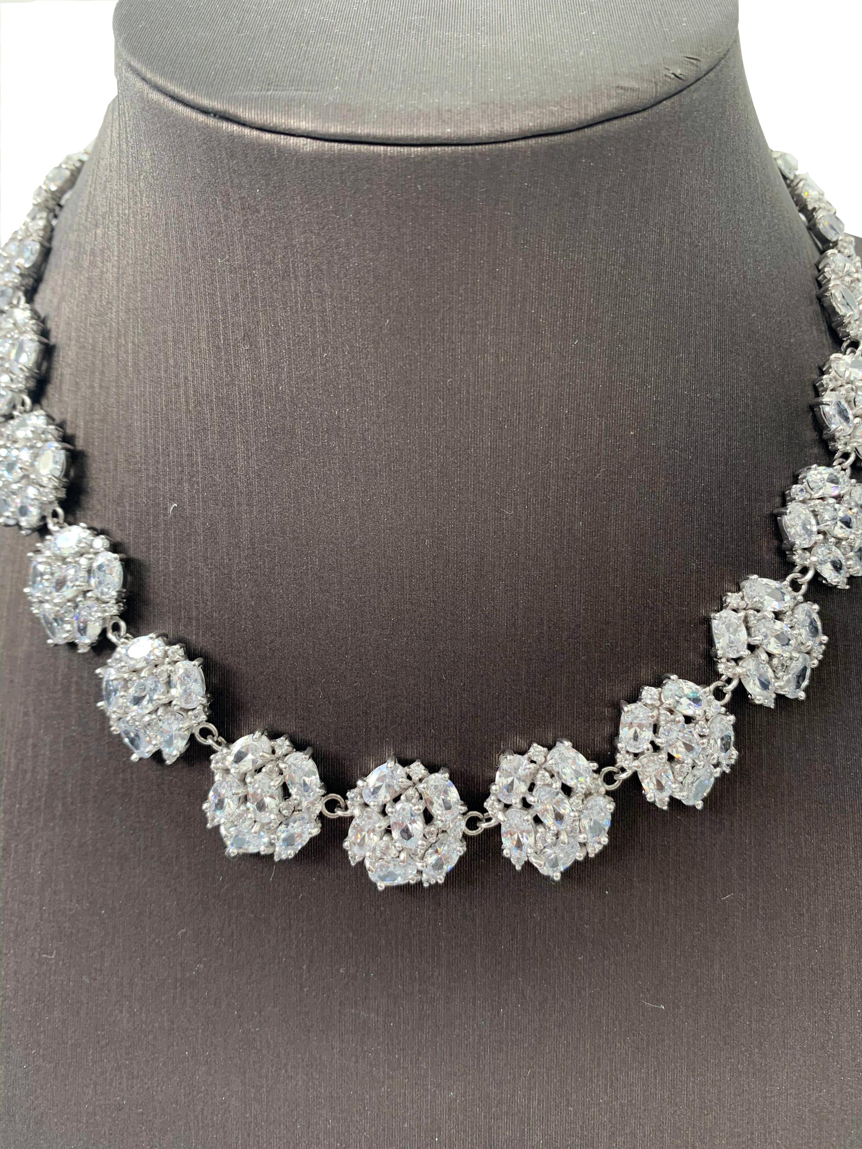 Contemporary Bijoux Num Elegant Clustered Faux Diamond Sterling Silver Link Necklace For Sale