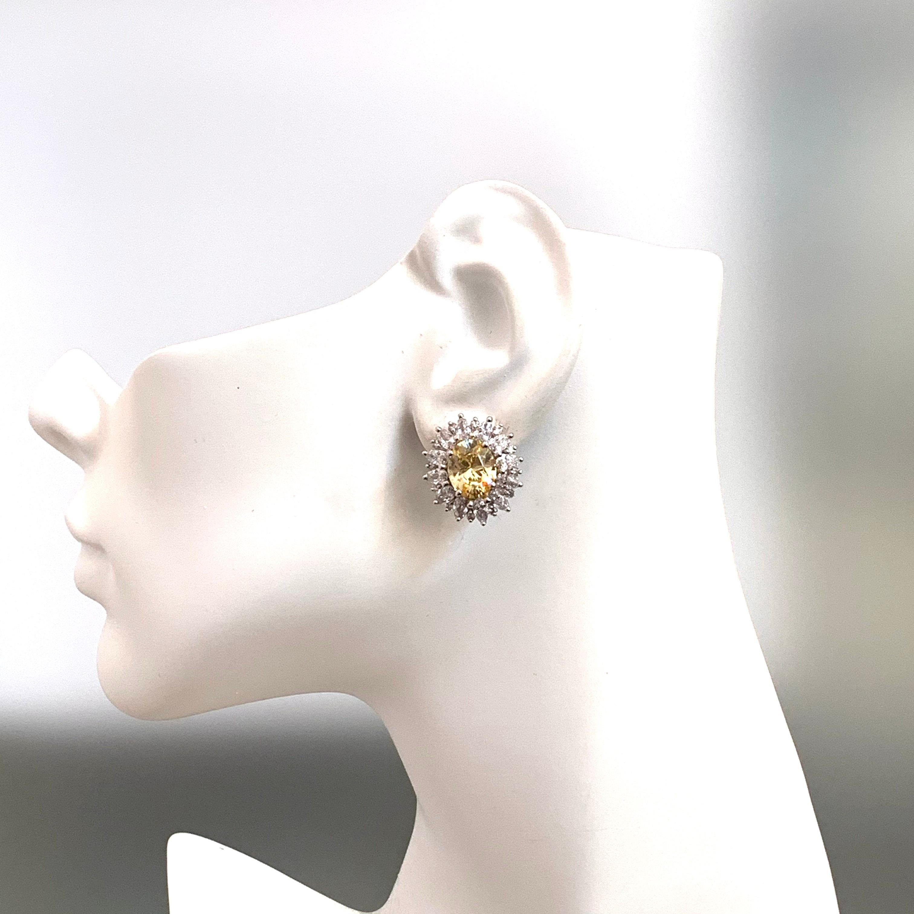 Bijoux Num Fabulous Faux Canary Diamond Button Earrings In New Condition In Los Angeles, CA