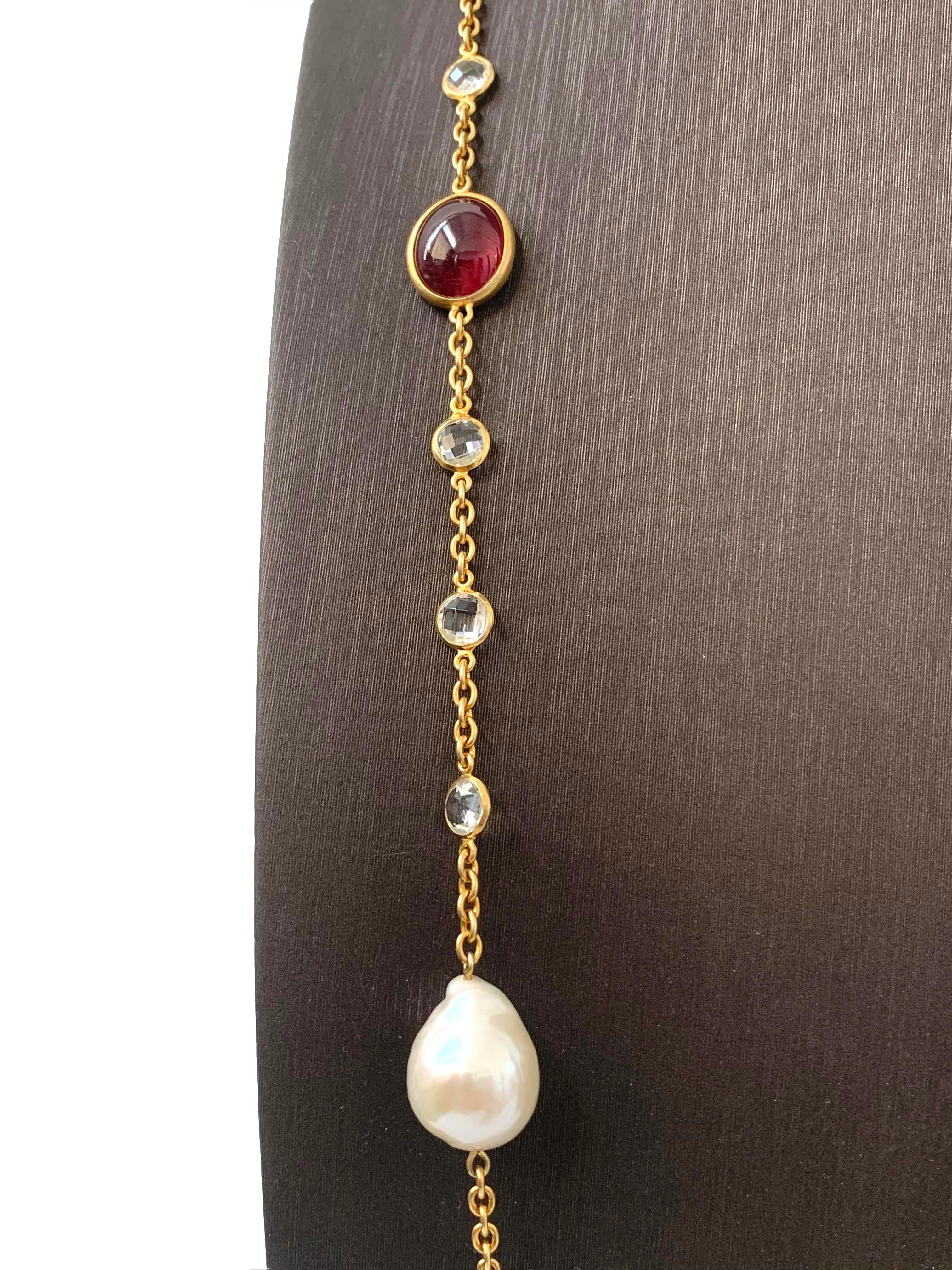 Contemporain Bijoux Num Collier à longue chaîne en rubis véritable, perles de culture et topaze blanche en vente