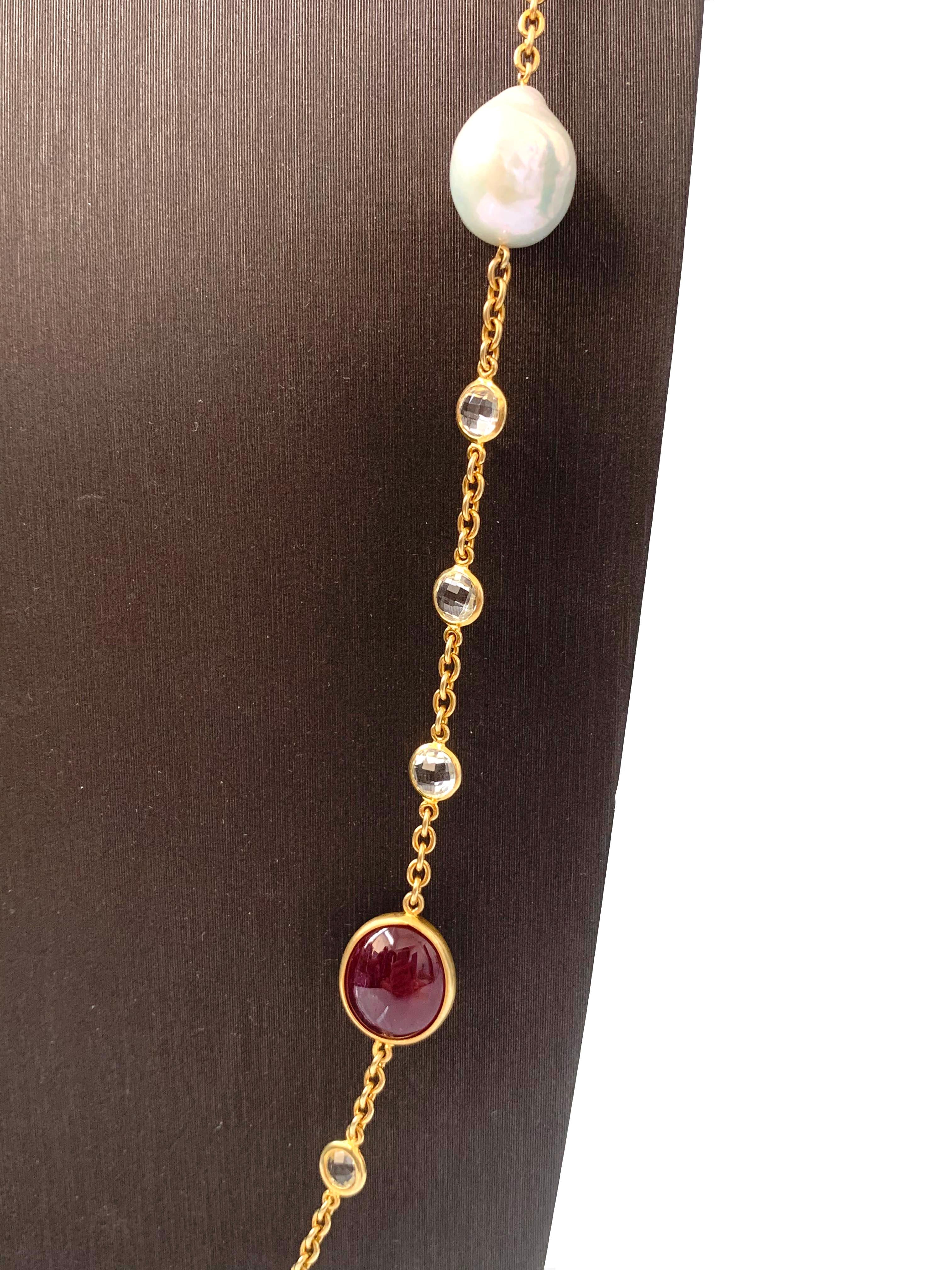 Taille ovale Bijoux Num Collier à longue chaîne en rubis véritable, perles de culture et topaze blanche en vente