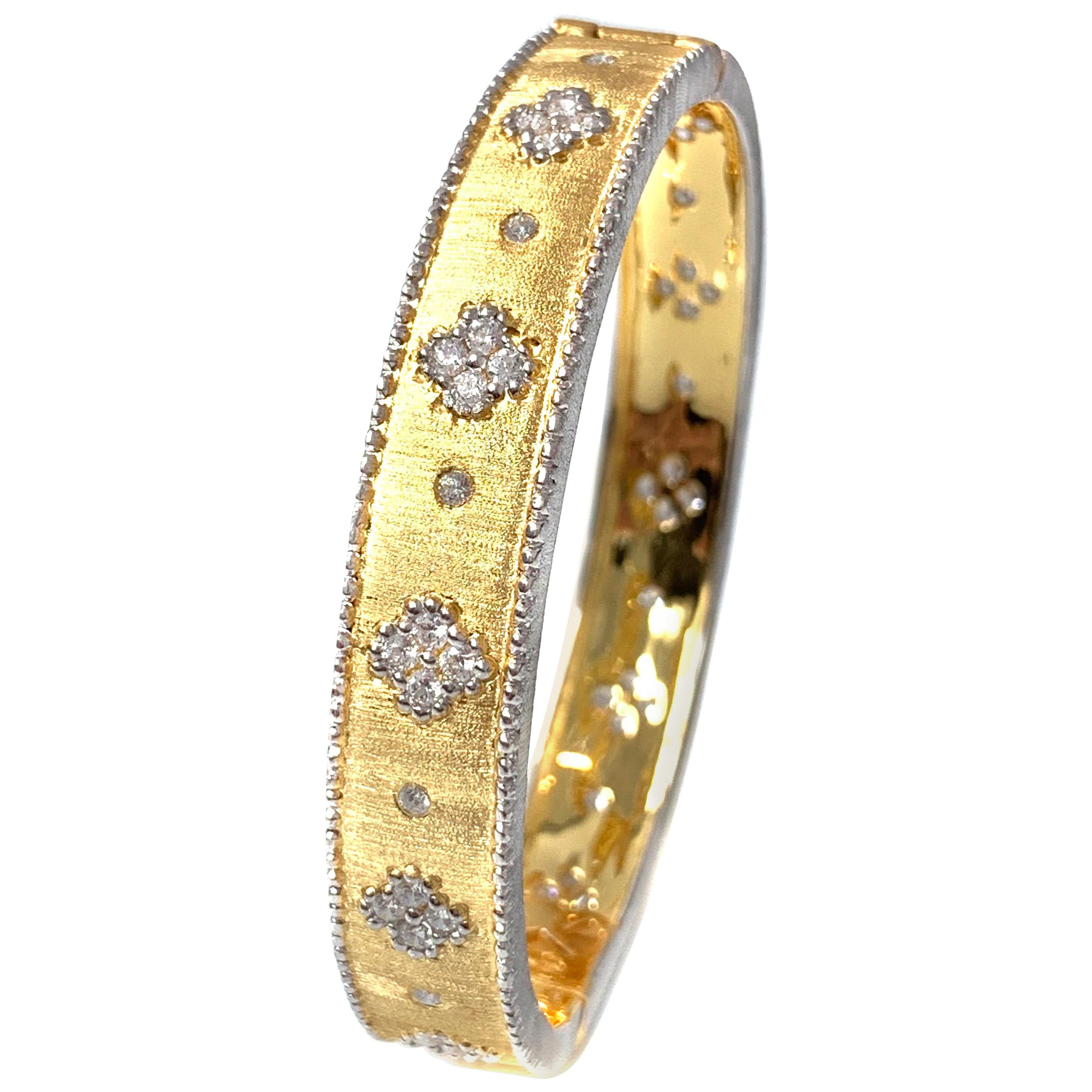 Bijoux Num Hand-engraved Clover Pattern Vermeil Bangle Bracelet