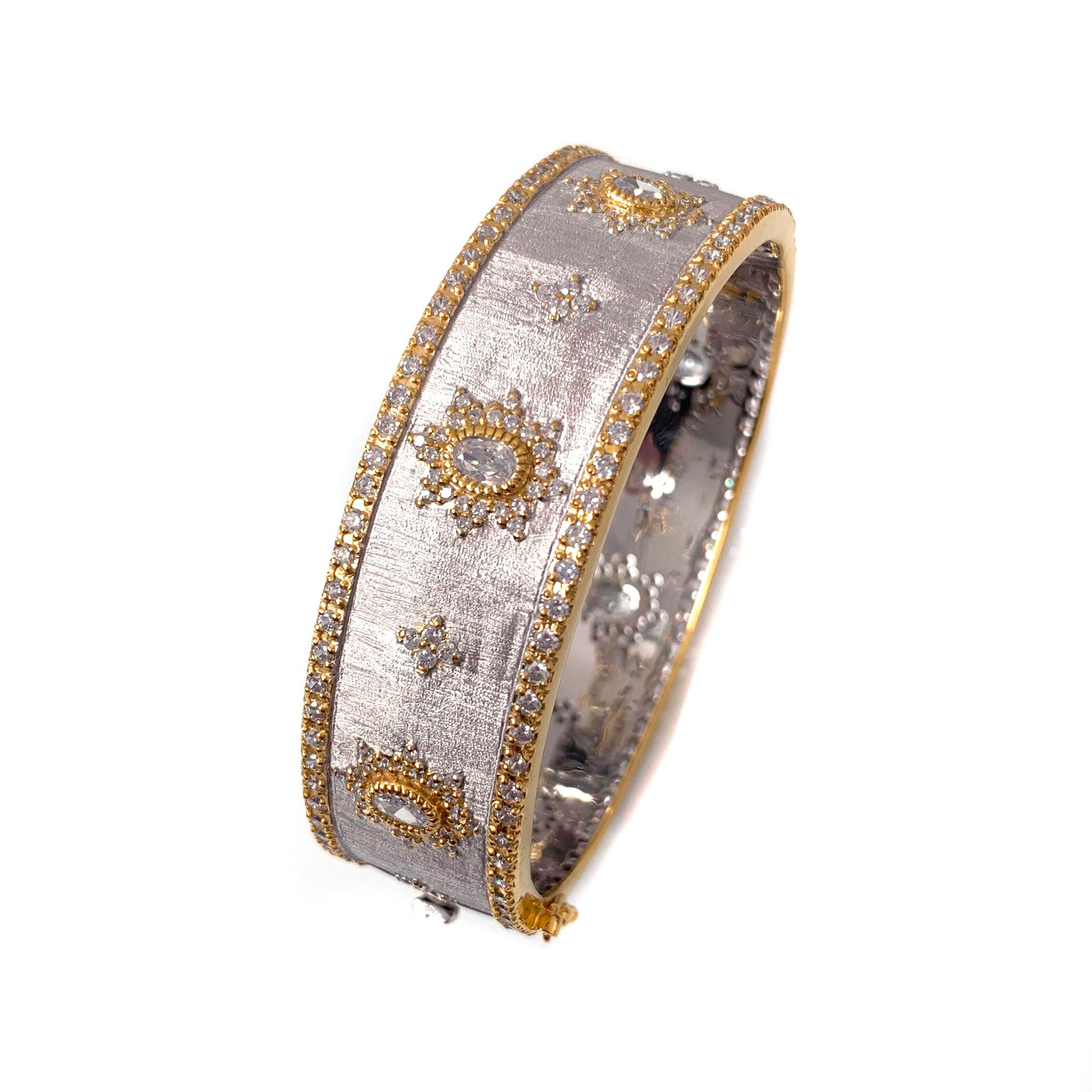 Oval Cut Bijoux Num Hand-engraved Star Pattern Two-tone Bangle Bracelet
