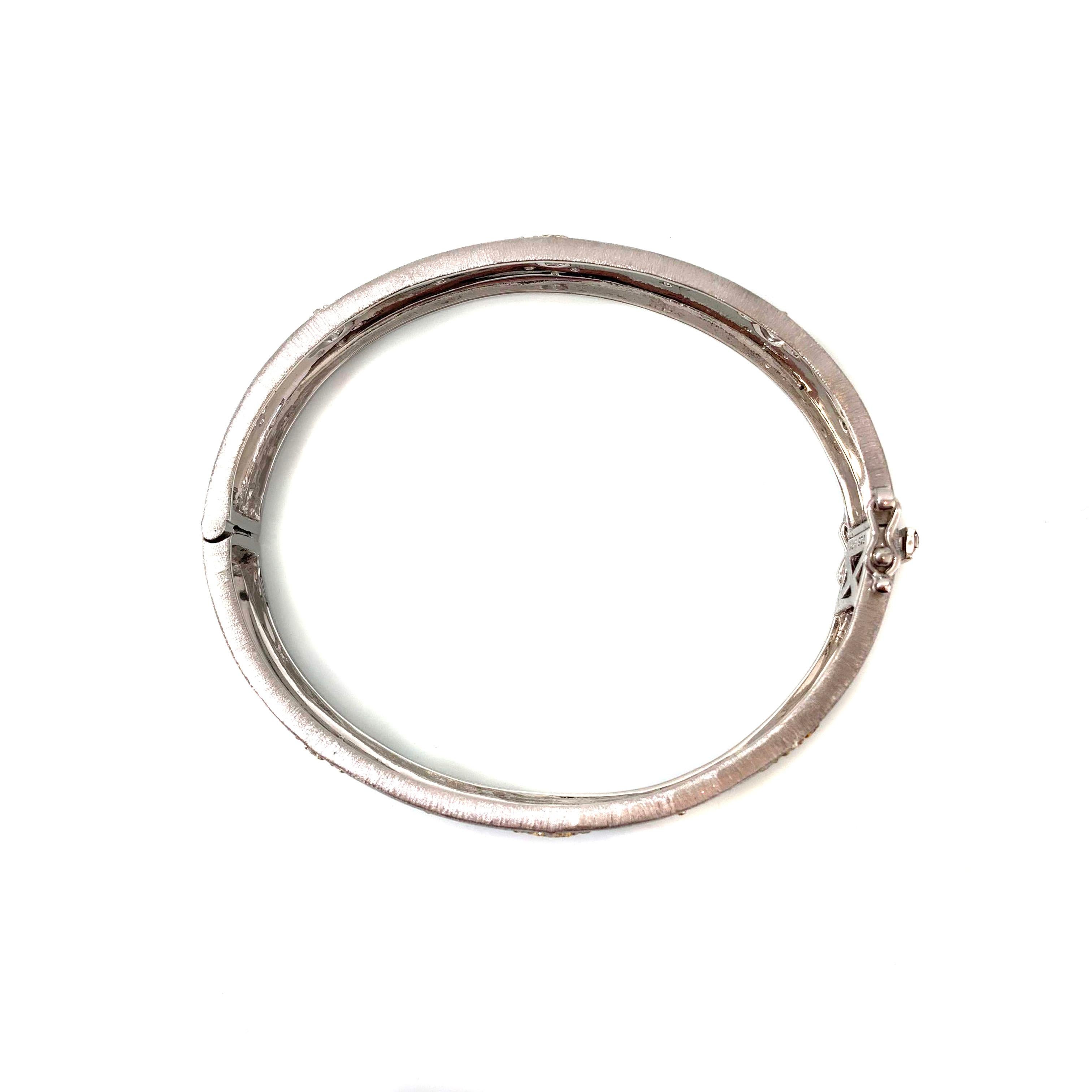 Oval Cut Bijoux Num Hand-engraved Star Pattern Two-tone Platinum & Vermei Bangle Bracelet
