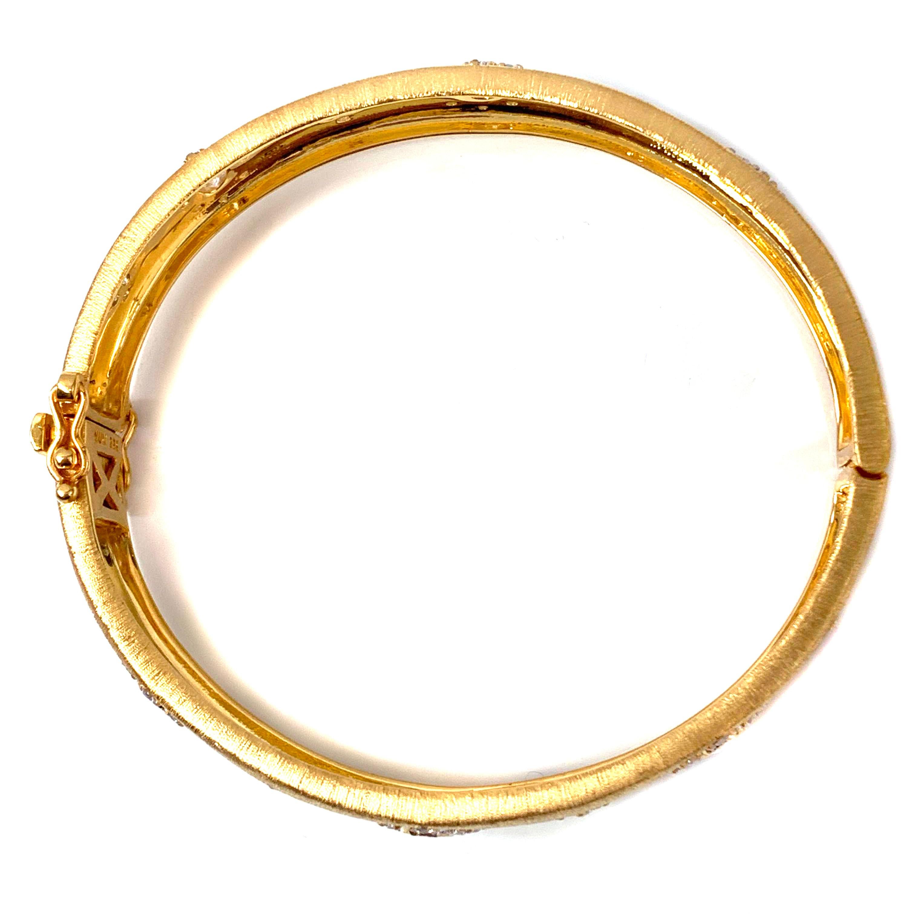 Oval Cut Bijoux Num Hand-engraved Star Pattern Vermeil Thin Bangle Bracelet