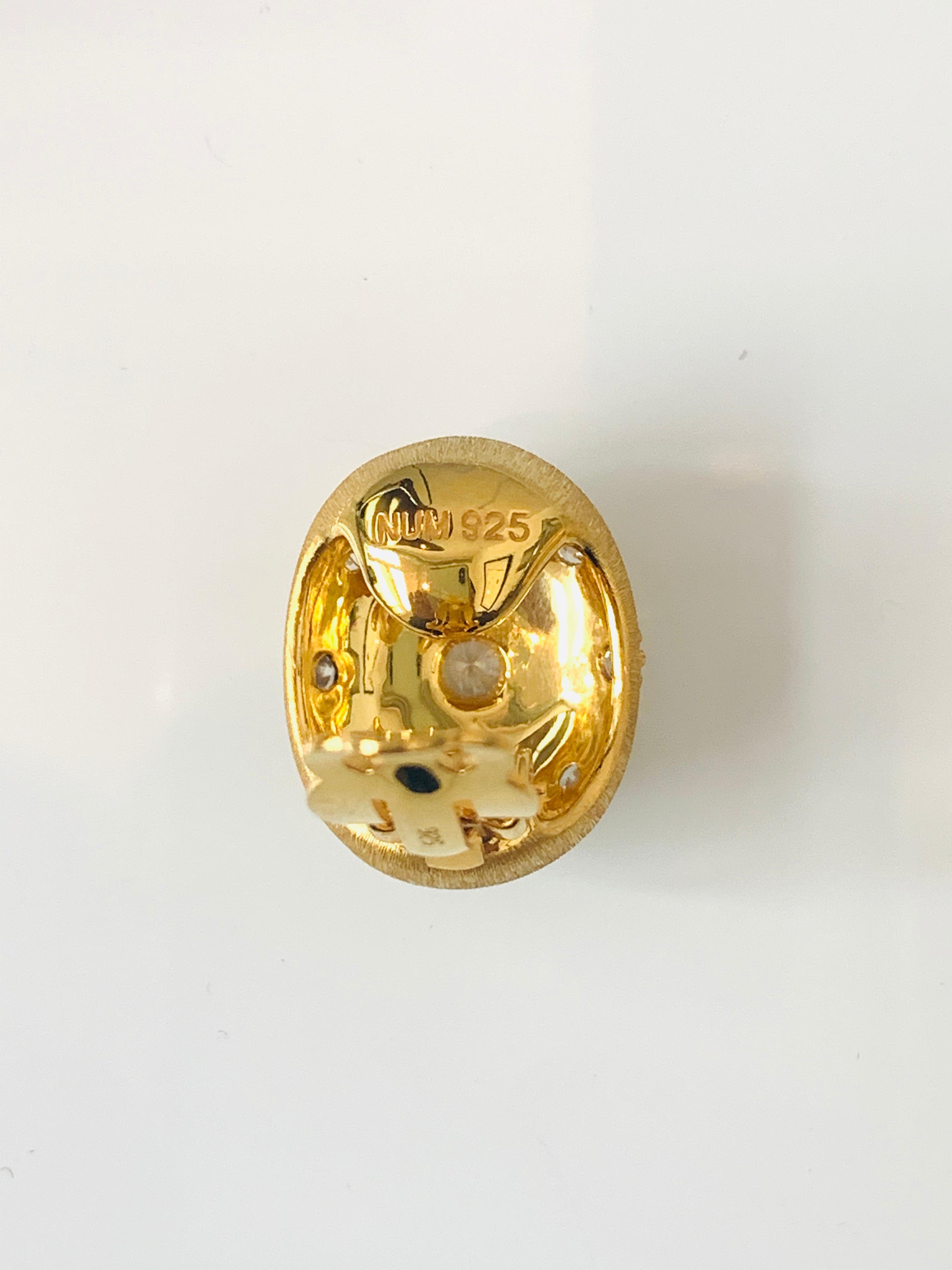 Oval Cut Bijoux Num Hand-engraved Oval Clip-on Earrings