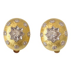 Bijoux Num Hand-engraved Oval Clip-on Earrings