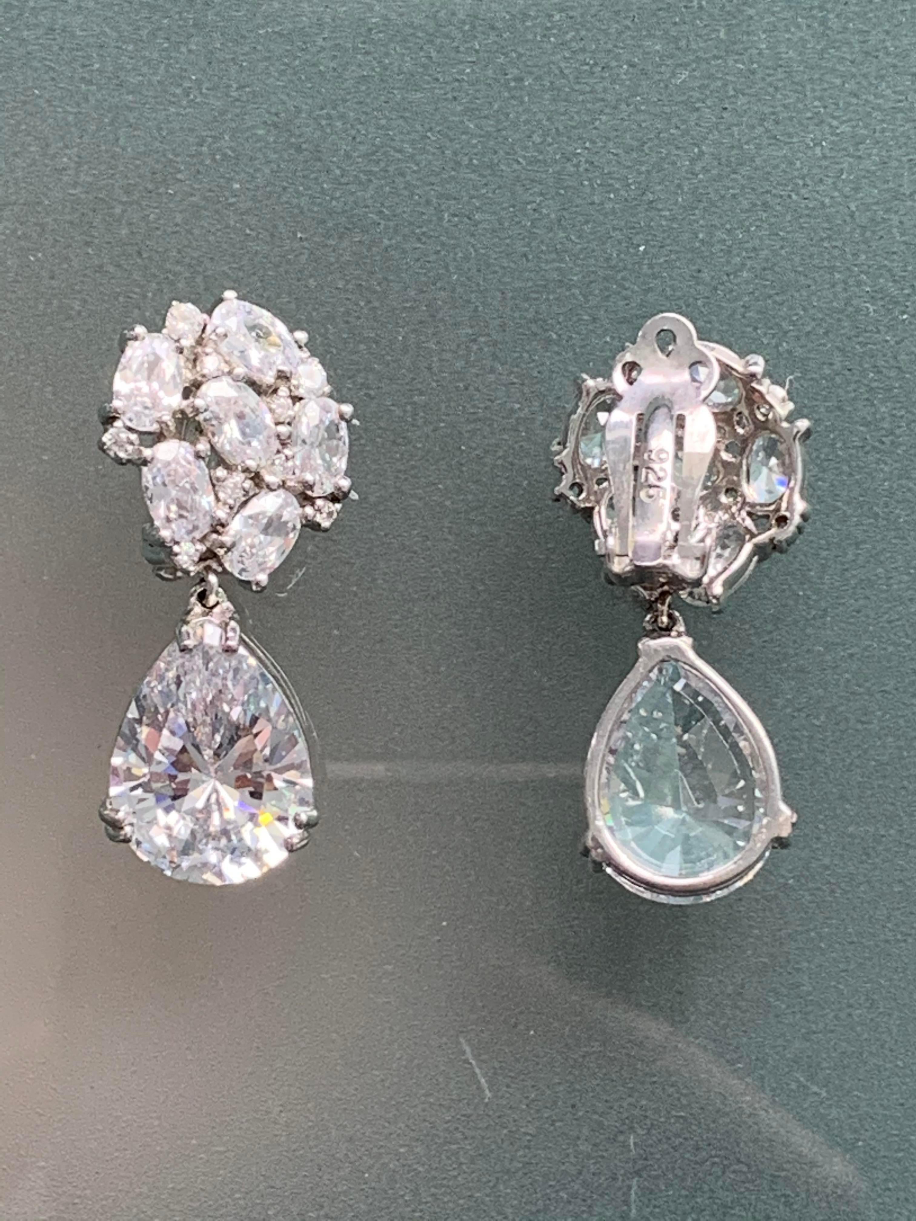 Contemporary Bijoux Num Pear Shape Faux Diamond Drop Earrings