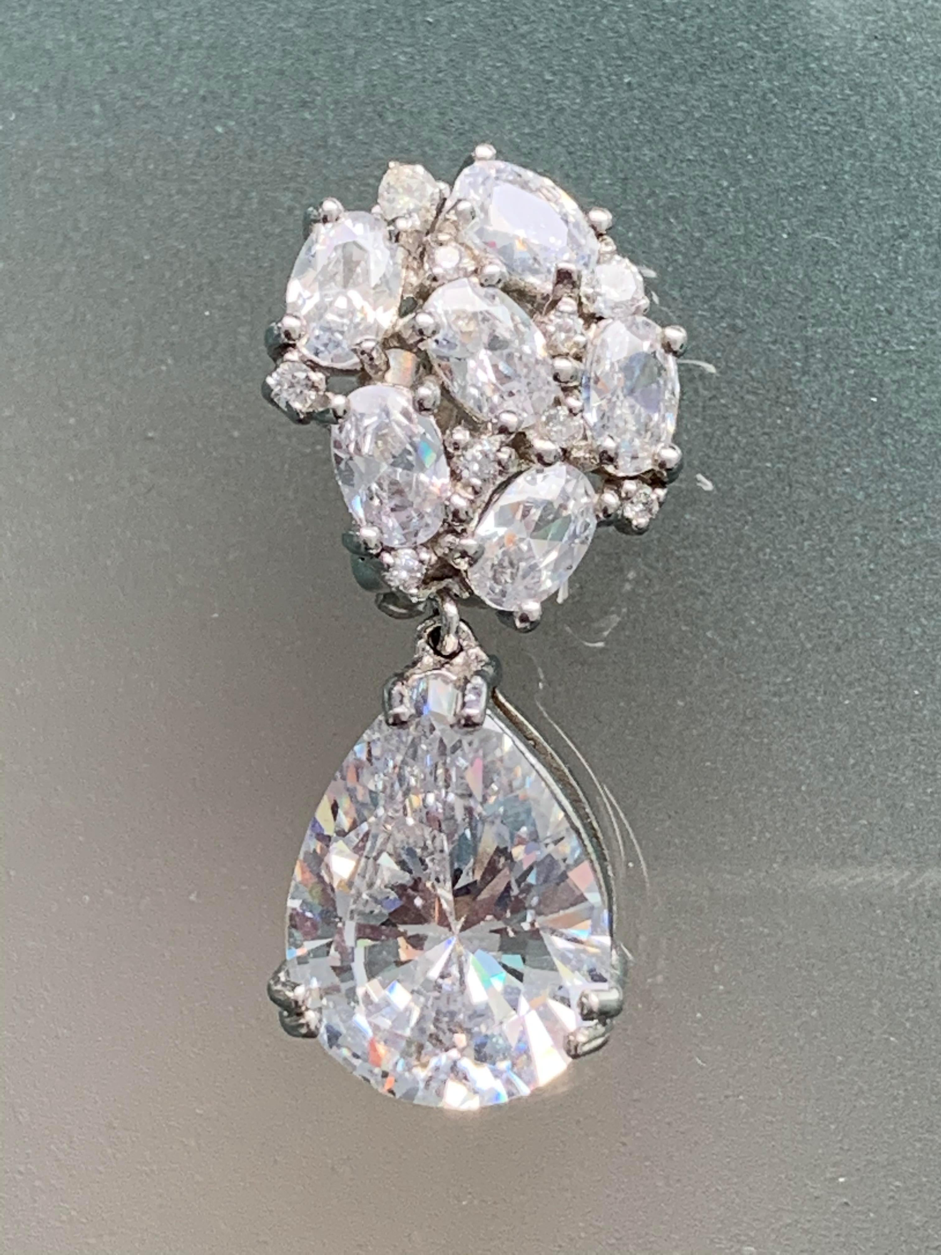 Pear Cut Bijoux Num Pear Shape Faux Diamond Drop Earrings