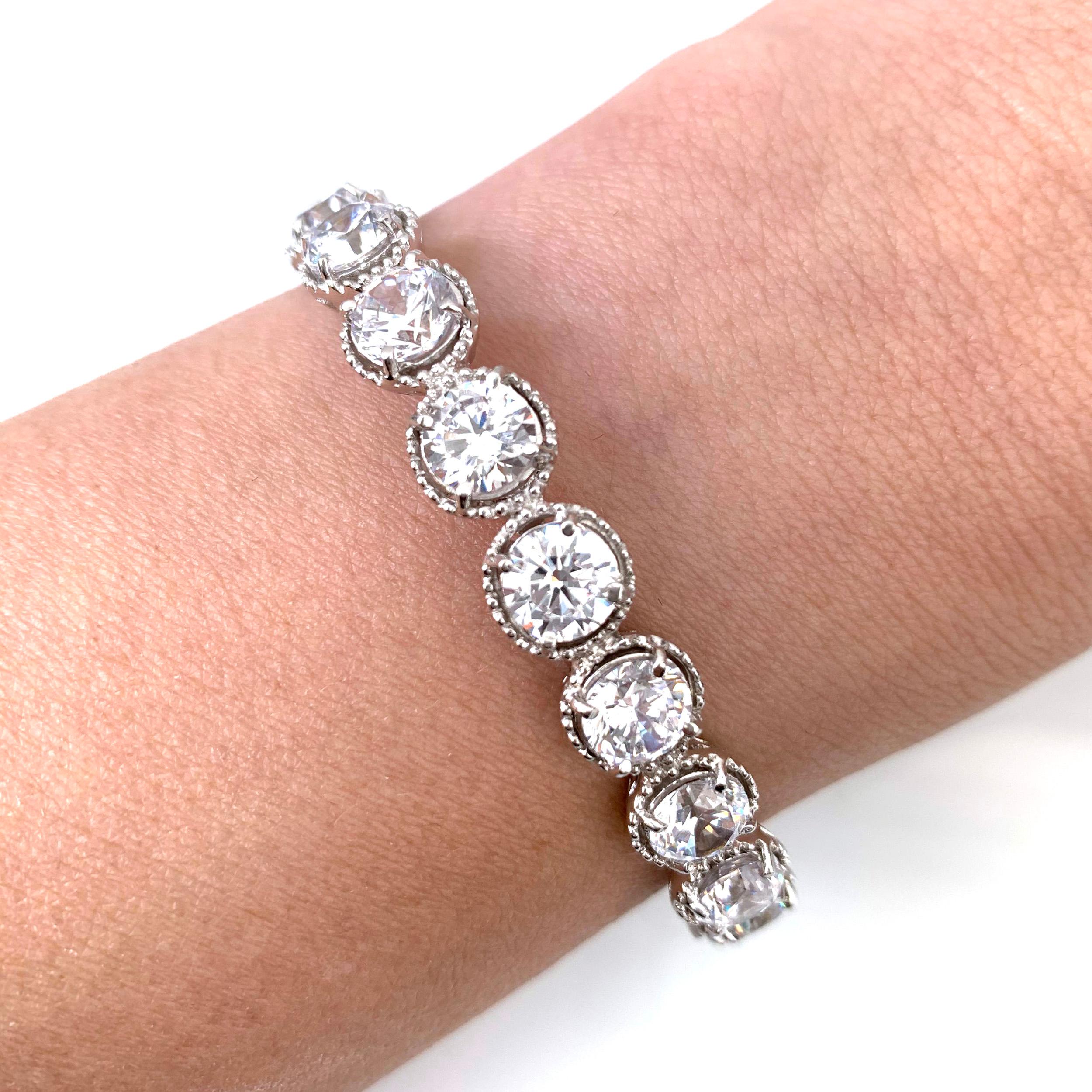 Bijoux Num All Around Bracelet jonc rond simulé de diamants Pour femmes en vente