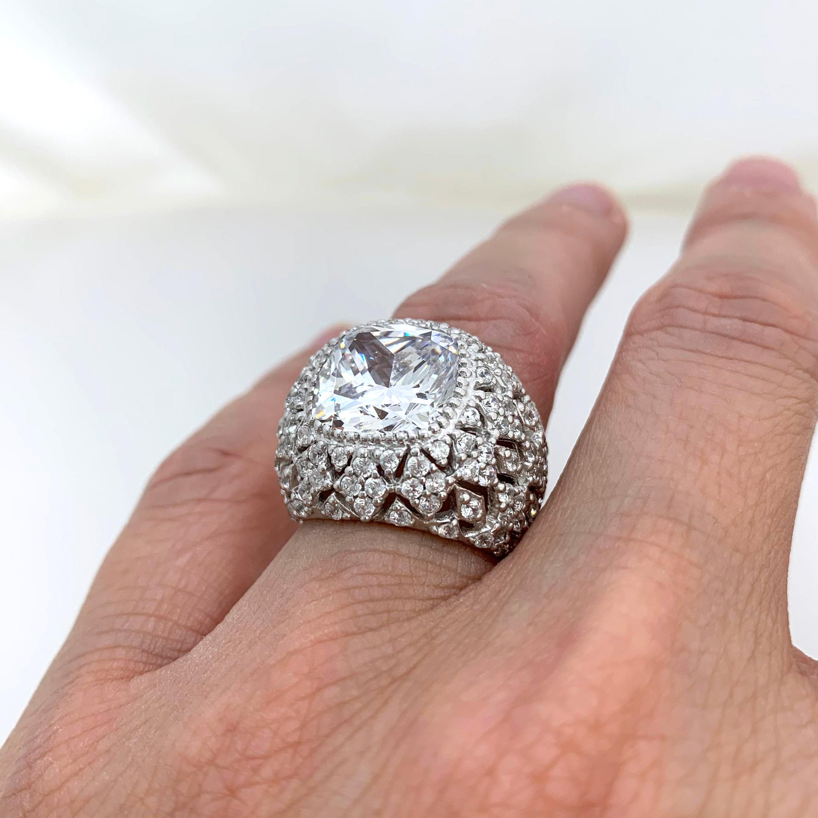 Bijoux Num Sterling Silver Faux Diamond Bombe Dome Ring In New Condition In Los Angeles, CA