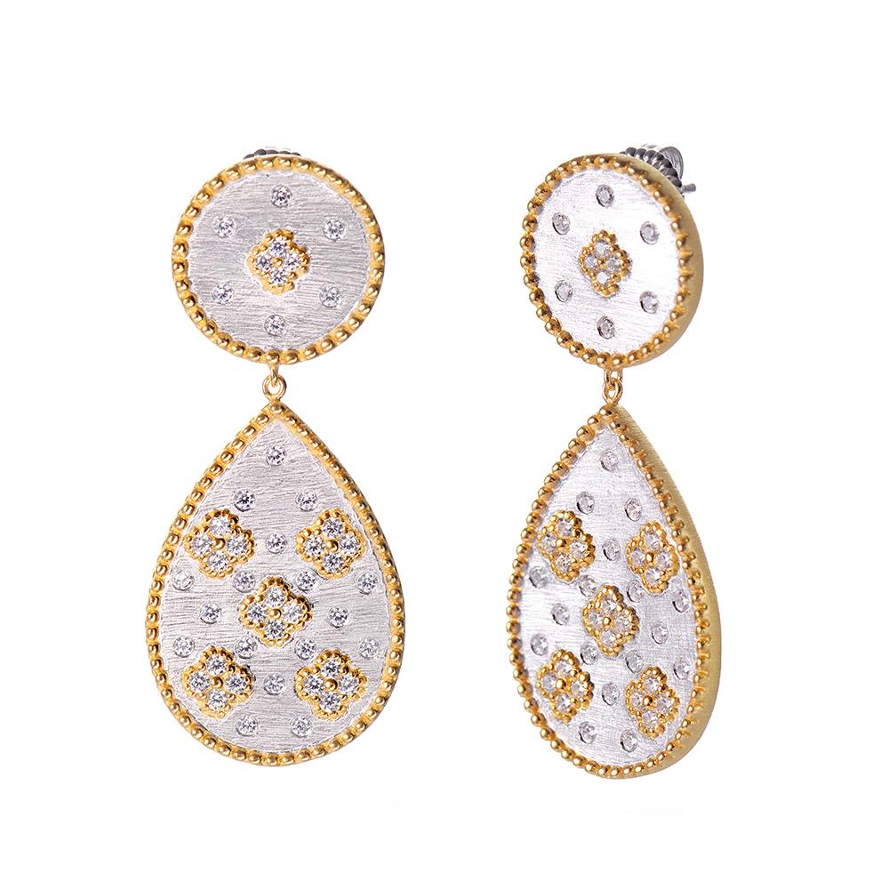 Stunning Bijoux Num Clover Pattern Pear Shape Drop Earrings.

These earrings feature 94pcs of round faux diamond cubic zirconia, handcrafted Italian 