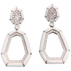 Bijoux Num Pendientes Aldaba Septágono Esmalte Blanco