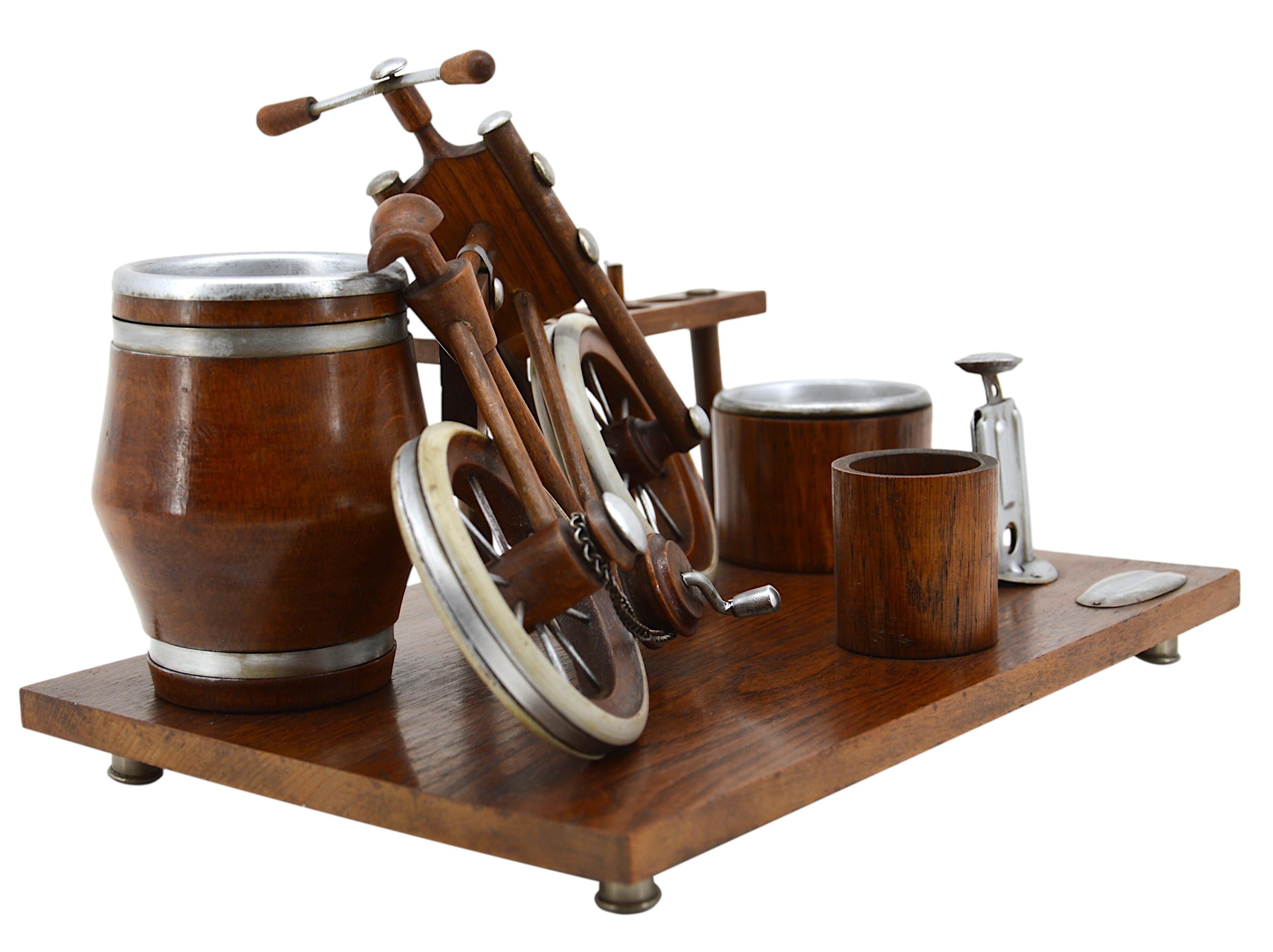 Peltro Set da fumo a tema bicicletta, 1920 in vendita