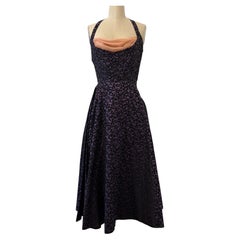 Biki Milano: Lila-schwarzes Seiden-Halterkleid mit weitem Rock aus den späten 1940er Jahren