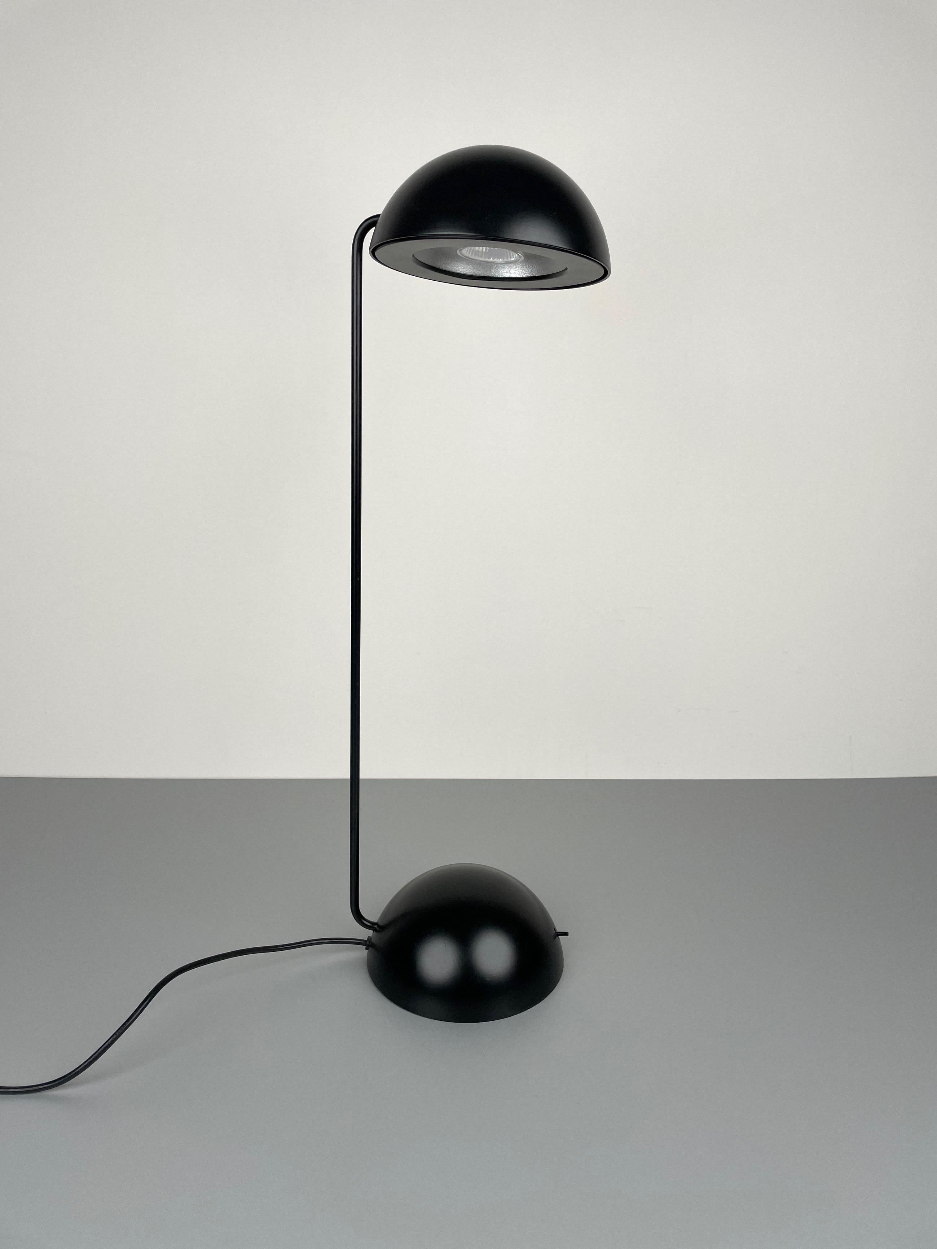 Lampe de table réglable noire 