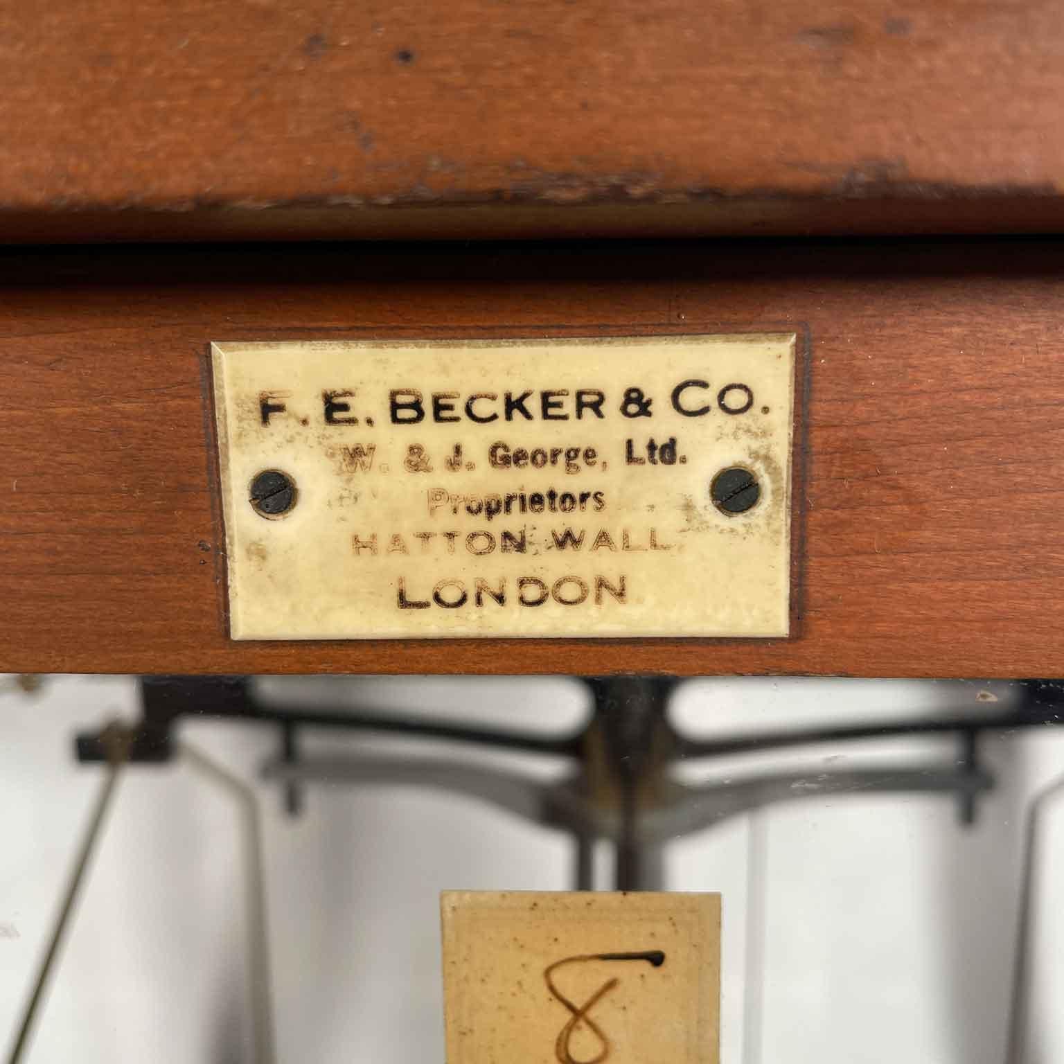 Bilan Da Farmacia Inglese F E Becker & CO Entro Teca Inizio 1900 Bon état - En vente à Milano, MI