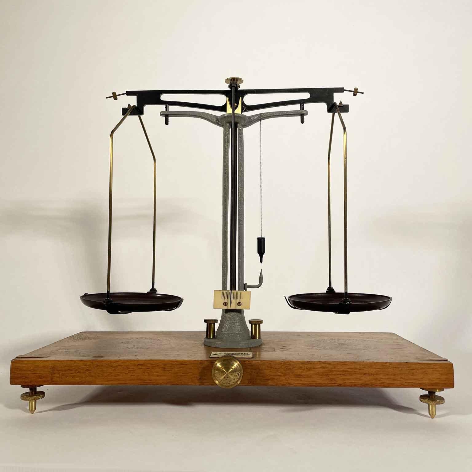 20th Century Bilan Da Farmacia Inglese F E Becker & CO Entro Teca Inizio 1900 en vente