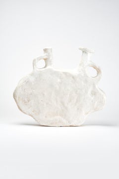 Vaso di forma organica, contemporaneo in ceramica bianca liscia di Willem Van Hooff