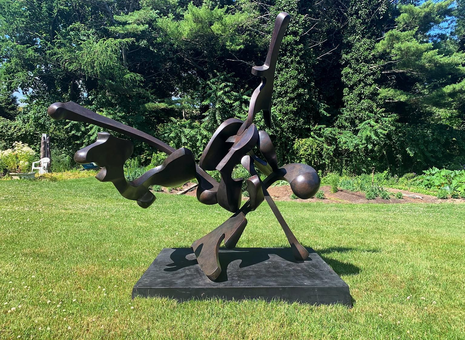 „“Muskateer“, abstrakte Bronze-Metallskulptur von Bill Barrett im Angebot 2
