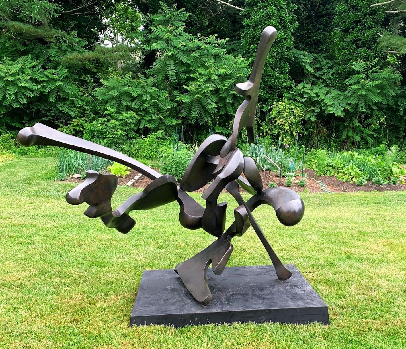 „“Muskateer“, abstrakte Bronze-Metallskulptur von Bill Barrett