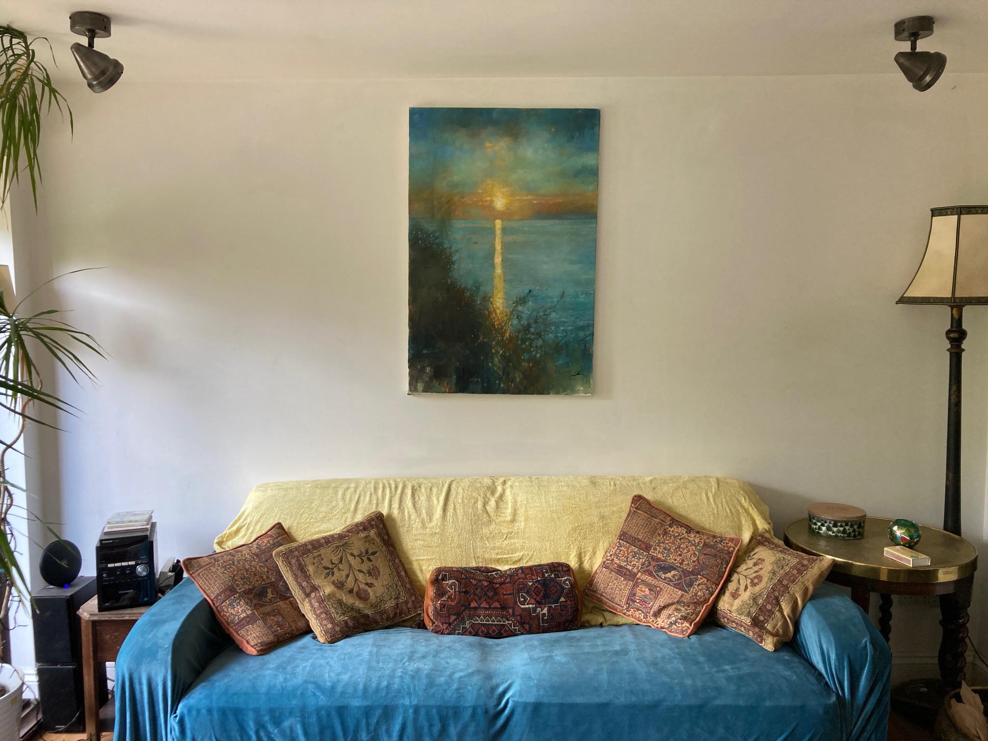 Vista del mar en Tresaith - Atmosférica, de otro mundo: Pintura al óleo sobre lienzo - Painting Contemporáneo de Bill Bate