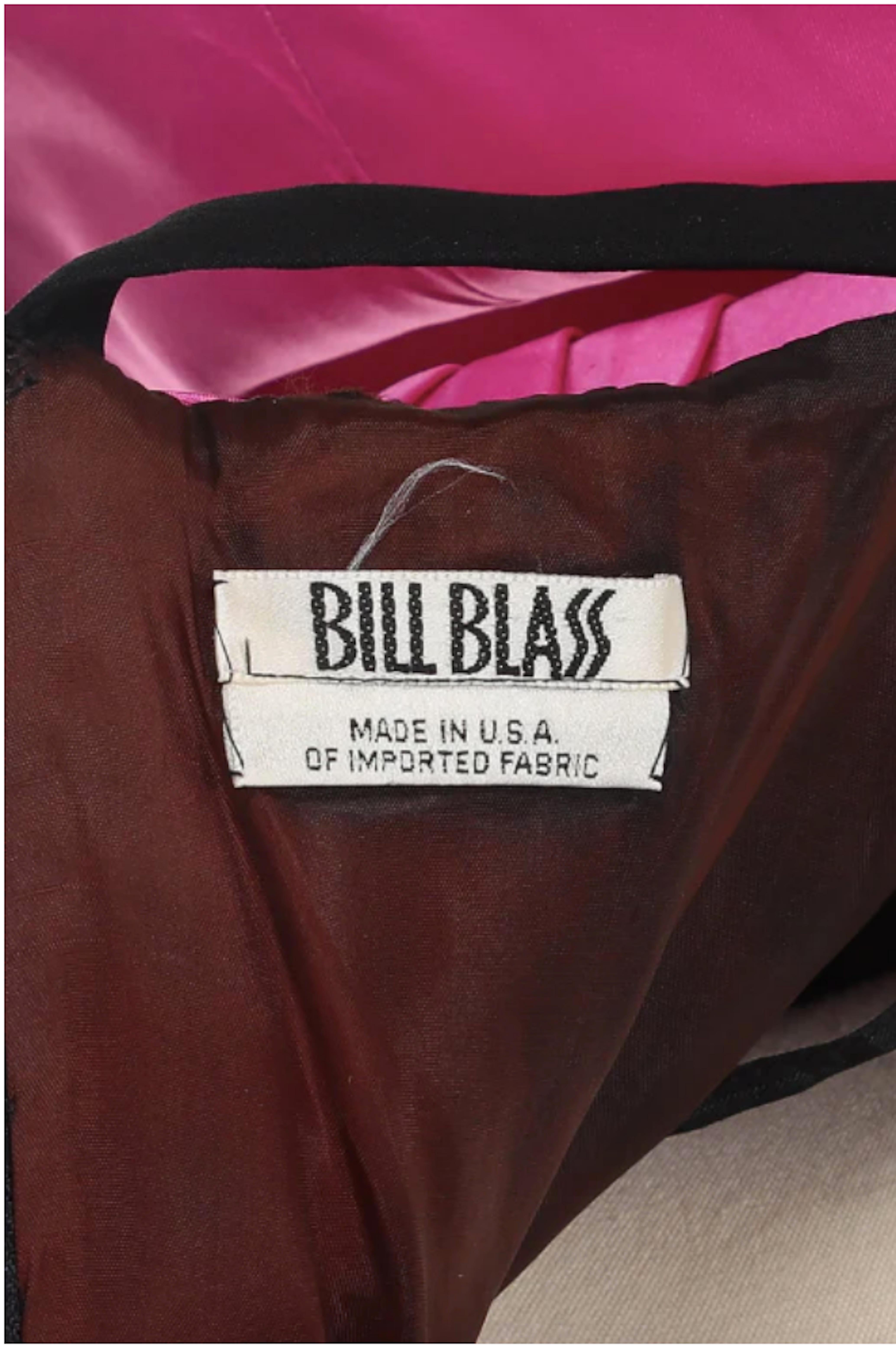 Robe de soirée noire avec nœud rose et rouge Bill Blass des années 1970 Excellent état - En vente à New York, NY