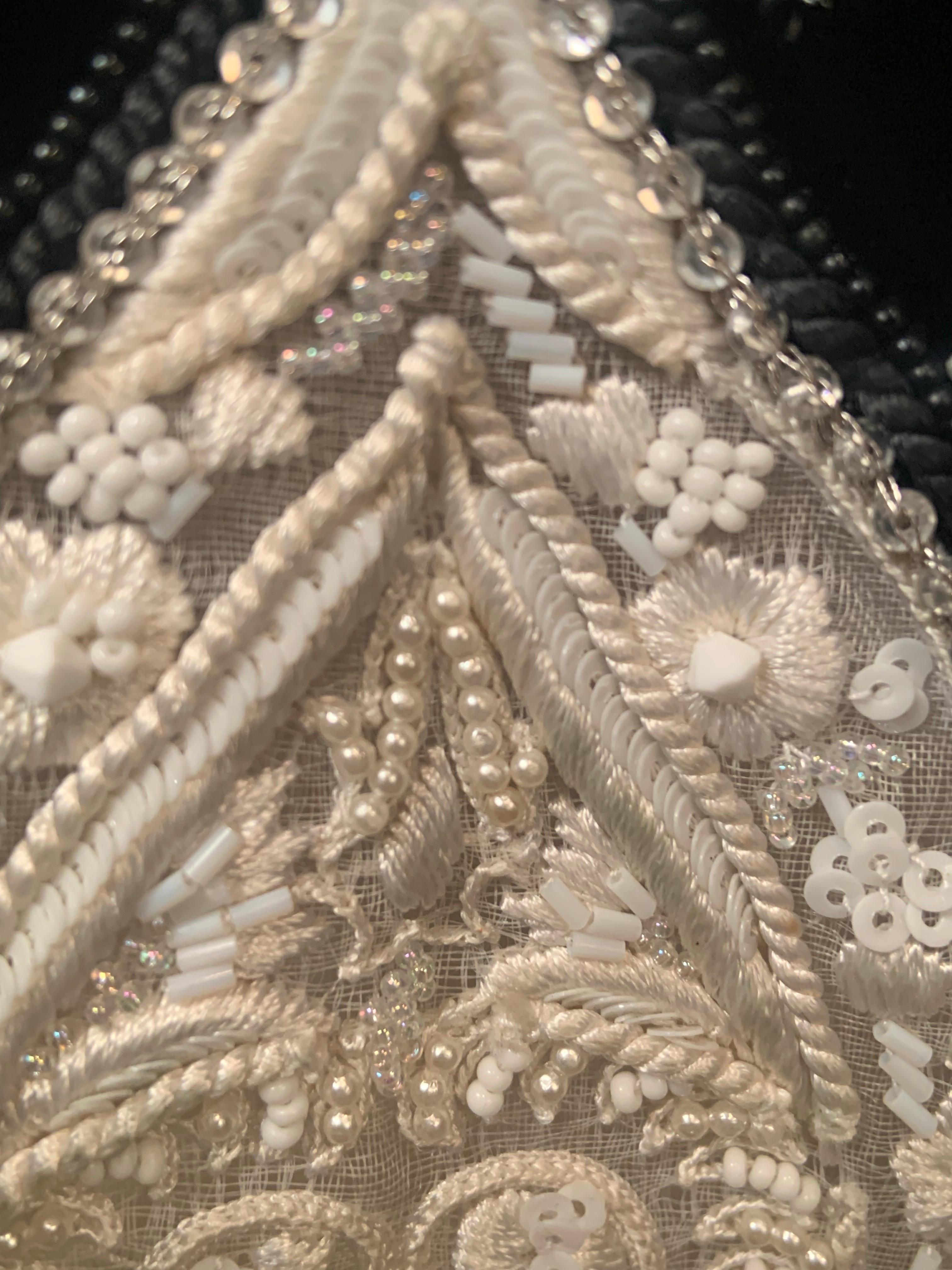 Giacca in velluto nero con perline Bill Blass con finiture in perline bianche in vendita 6