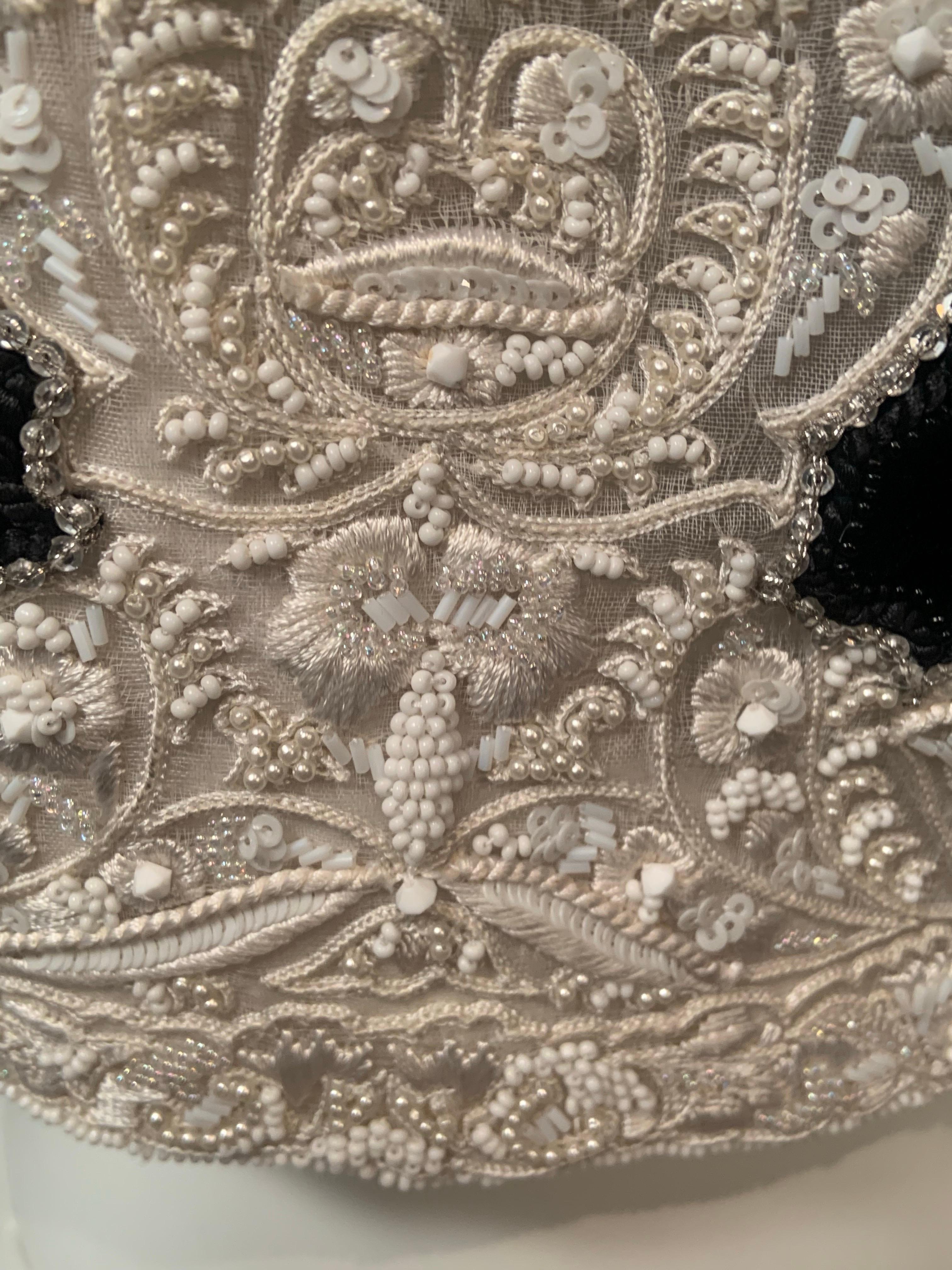 Giacca in velluto nero con perline Bill Blass con finiture in perline bianche in vendita 7