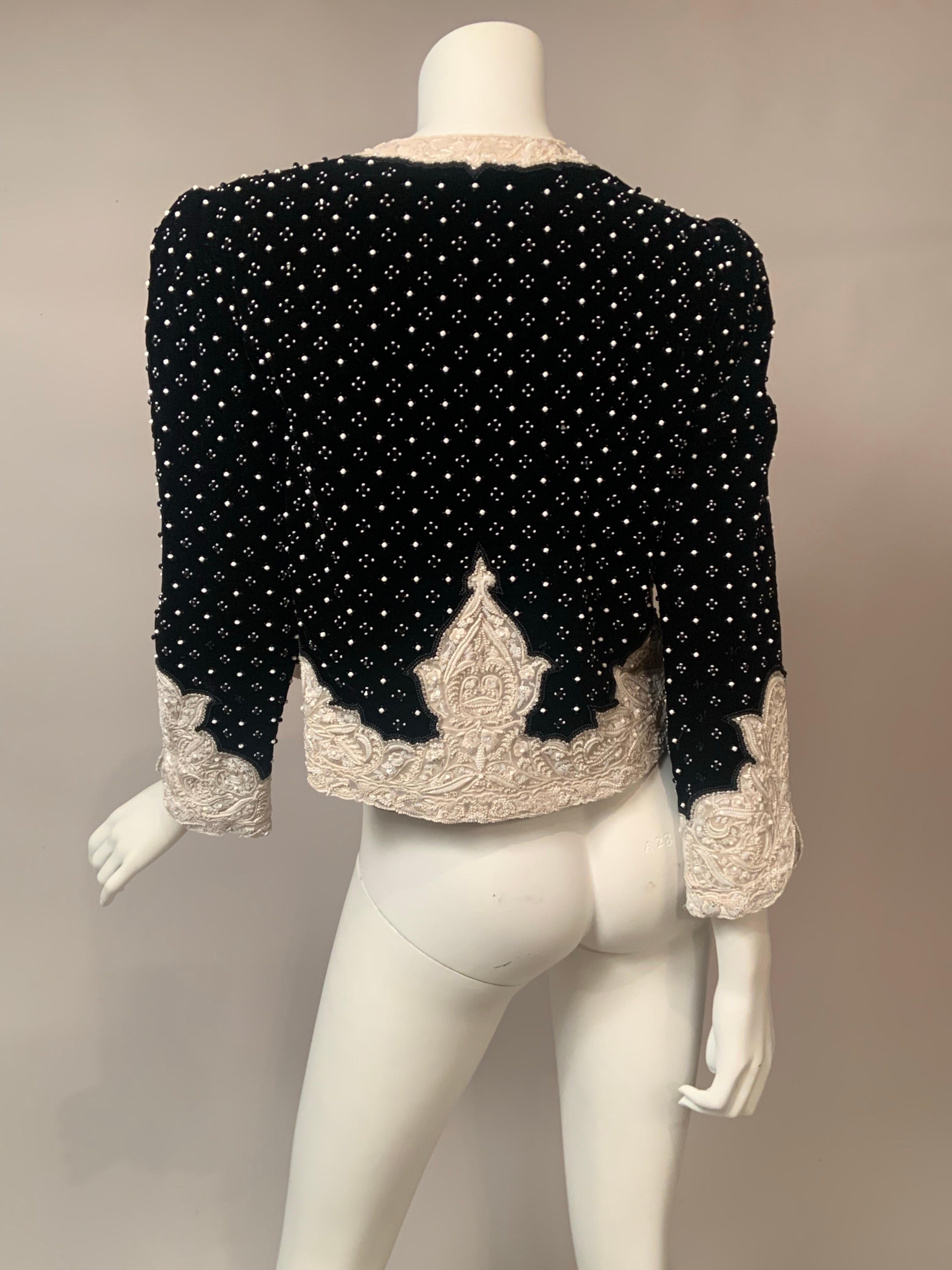 Giacca in velluto nero con perline Bill Blass con finiture in perline bianche in vendita 4