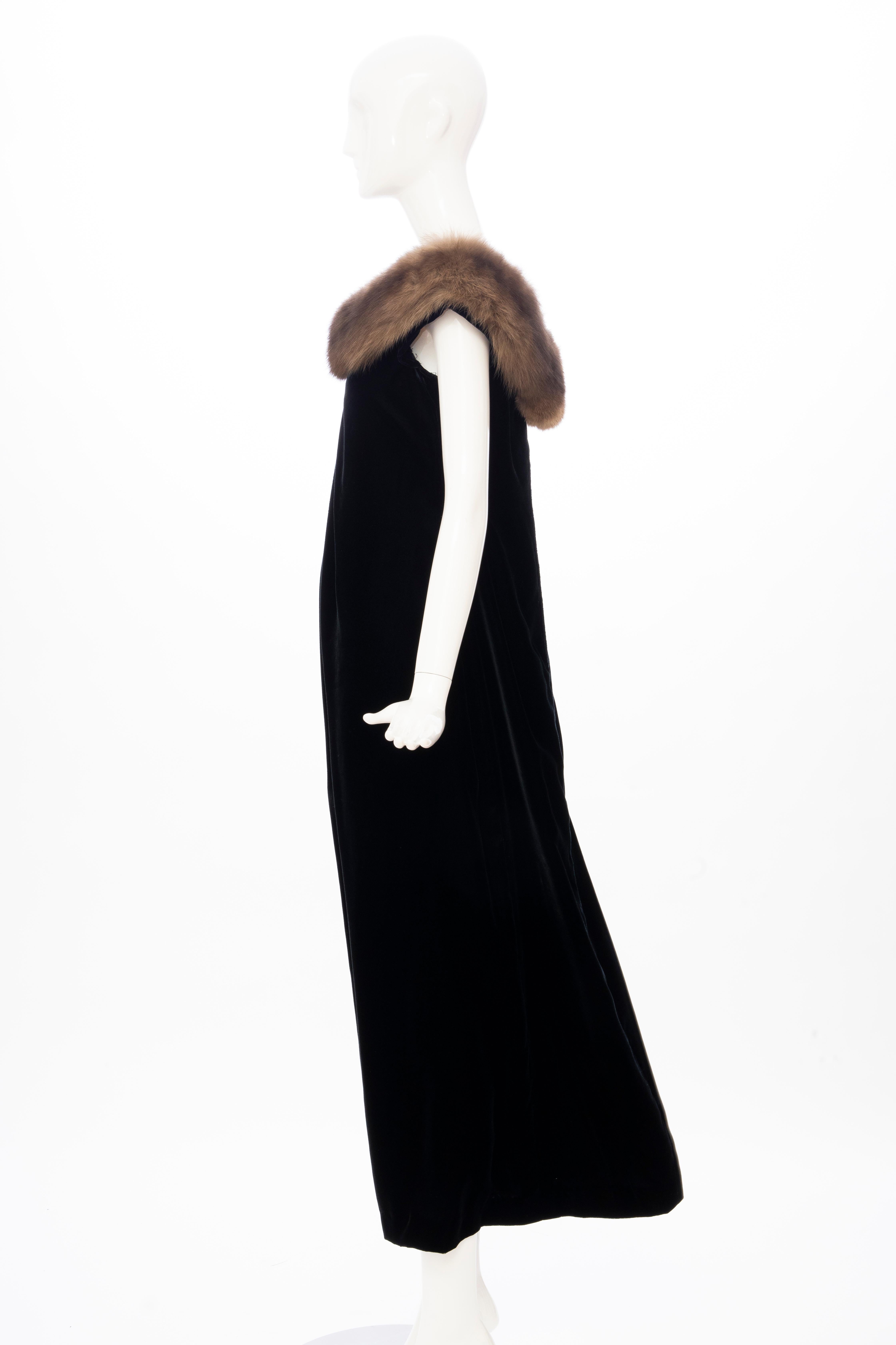 Bill Blass Black Silk Velvet Evening Dress Off-Shoulder Sable Neckline, Fall 1984 For Sale 6