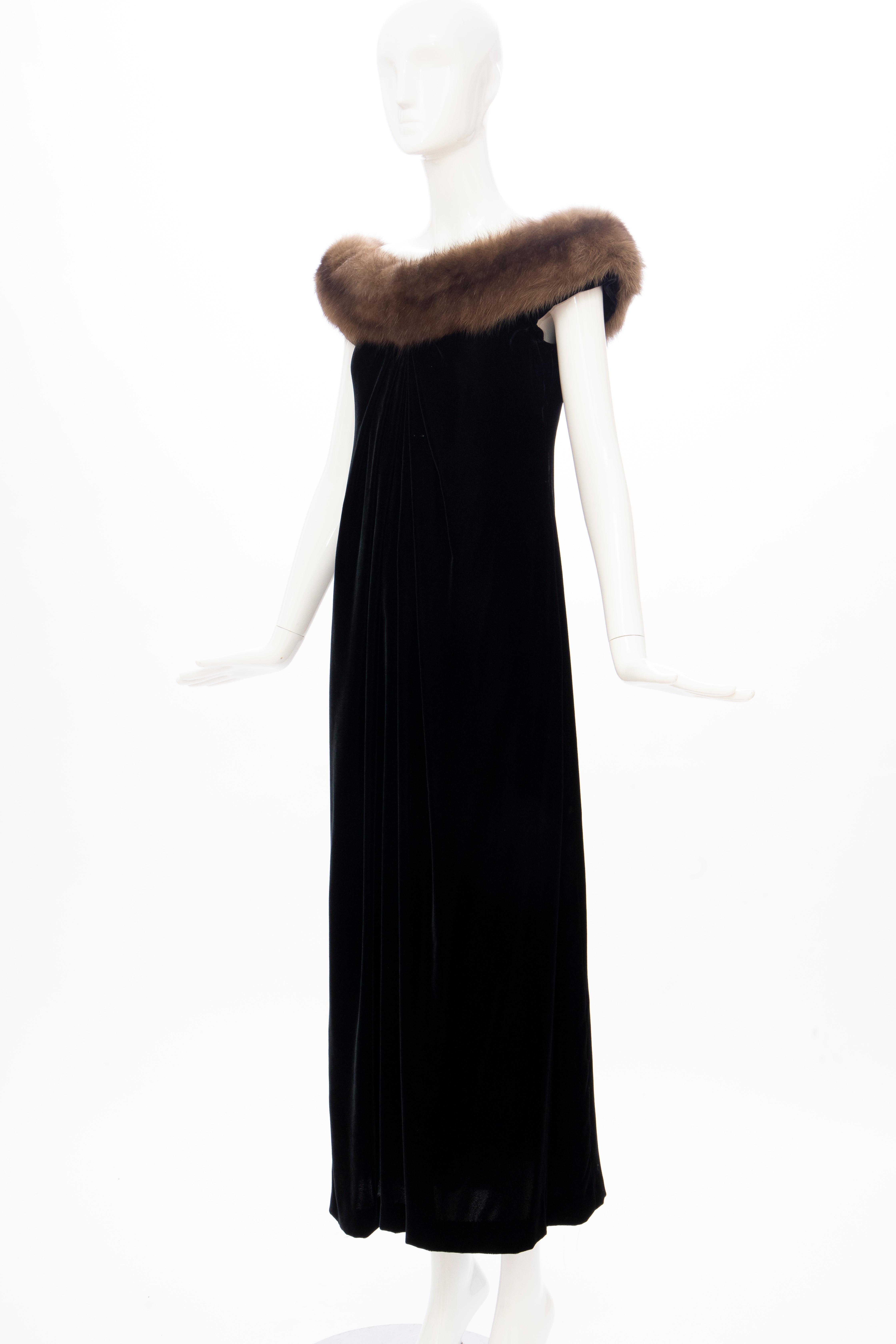 Bill Blass Black Silk Velvet Evening Dress Off-Shoulder Sable Neckline, Fall 1984 For Sale 7