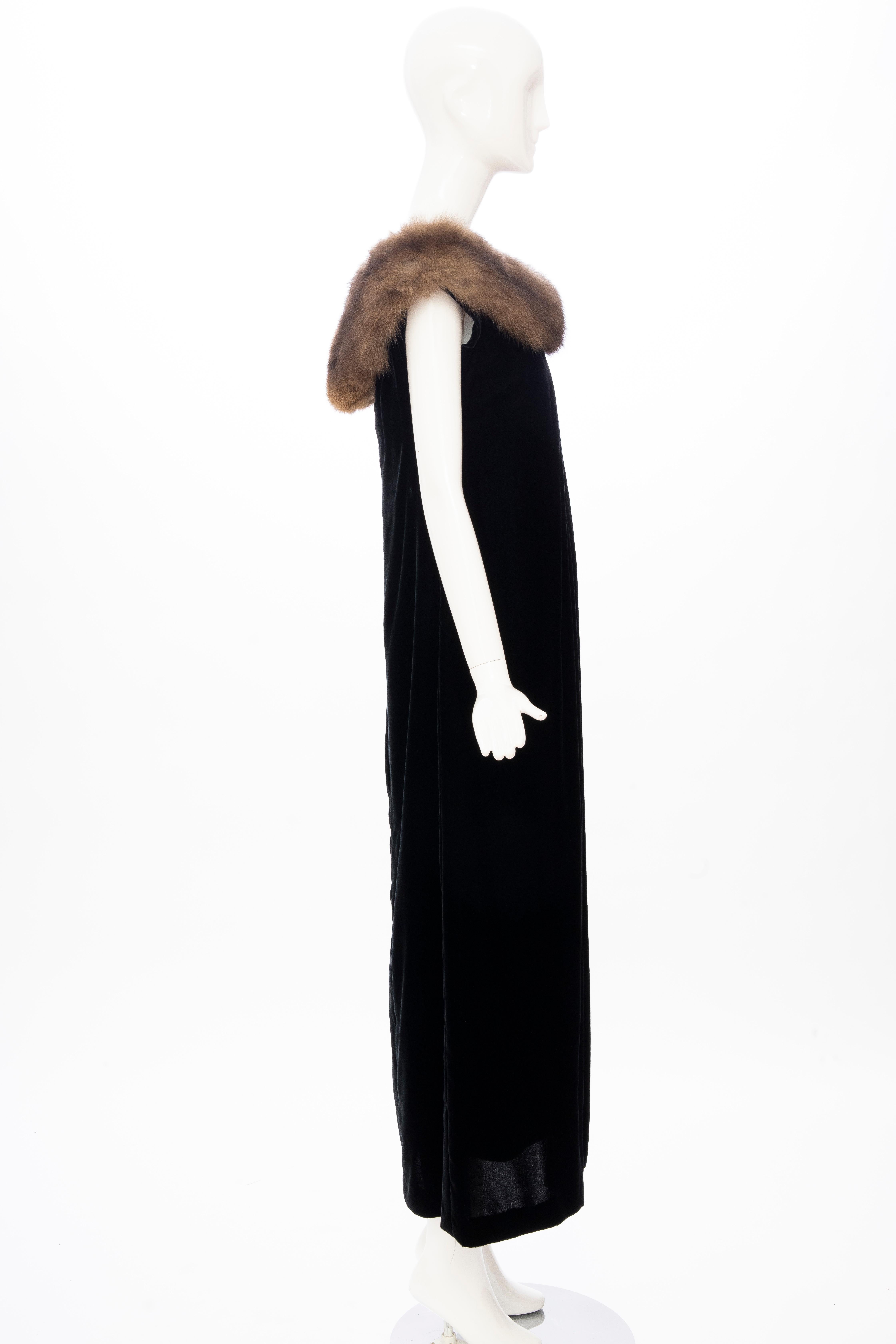 Bill Blass Black Silk Velvet Evening Dress Off-Shoulder Sable Neckline, Fall 1984 For Sale 1