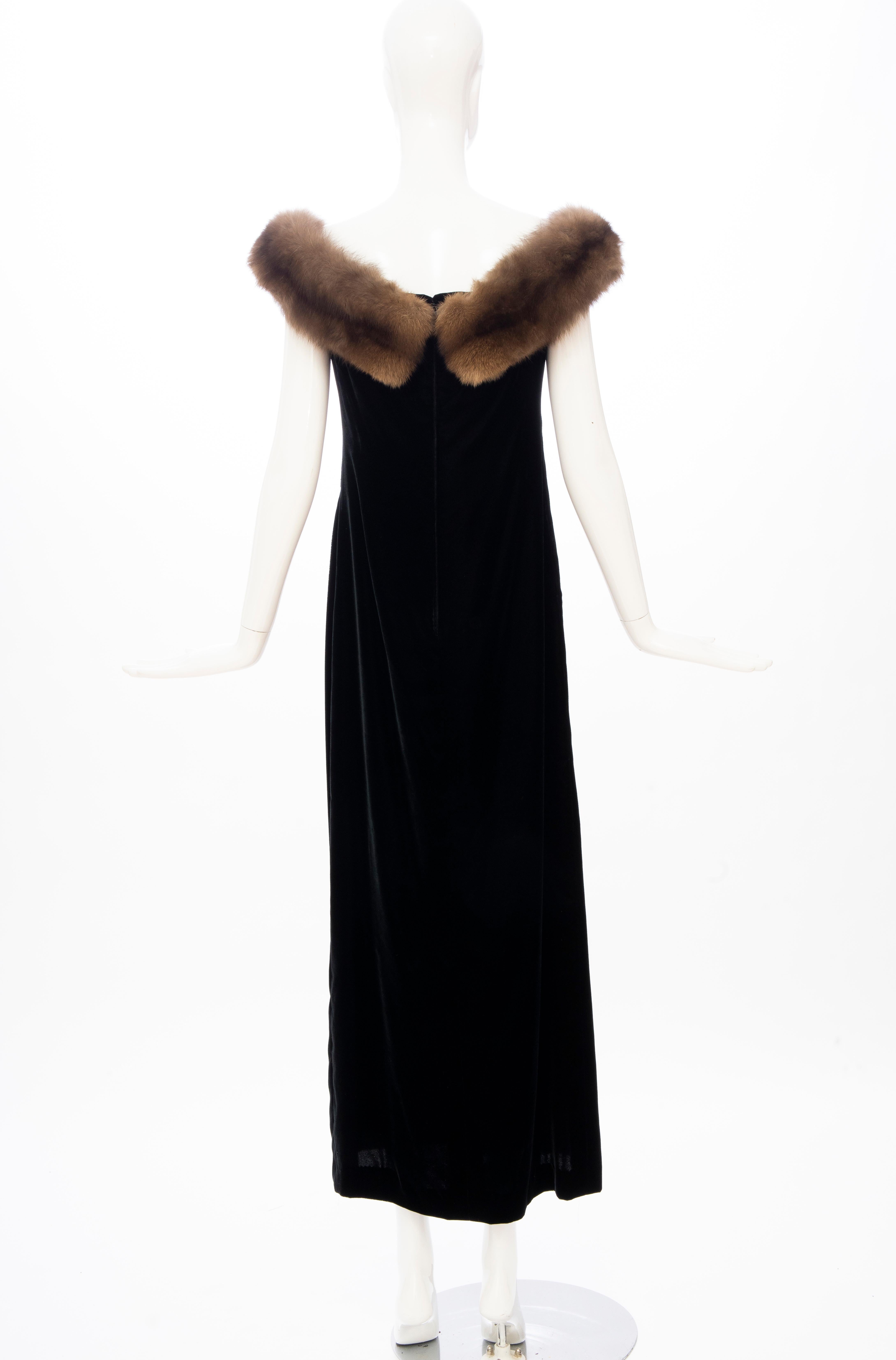Bill Blass Black Silk Velvet Evening Dress Off-Shoulder Sable Neckline, Fall 1984 For Sale 3