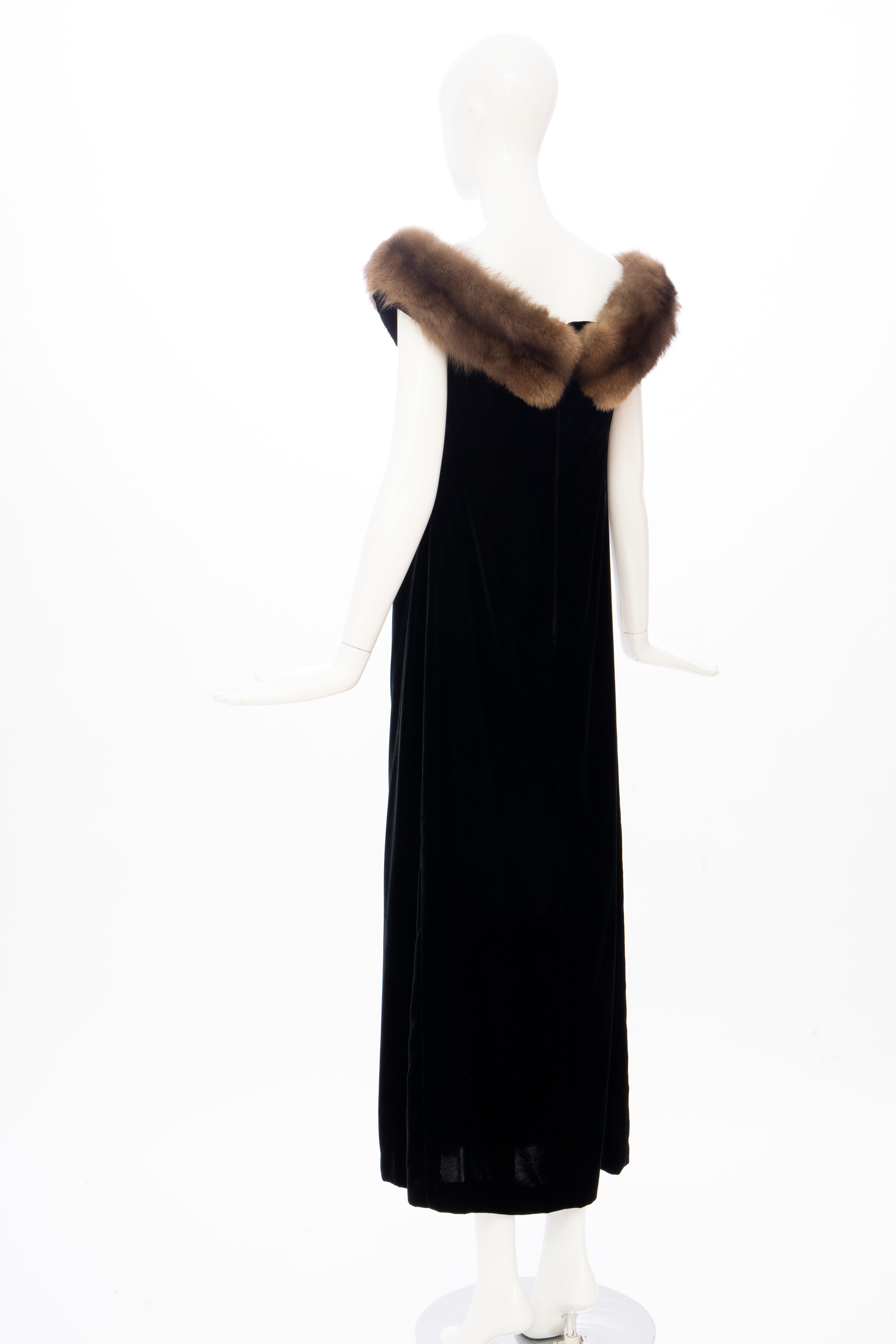Bill Blass Black Silk Velvet Evening Dress Off-Shoulder Sable Neckline, Fall 1984 For Sale 4