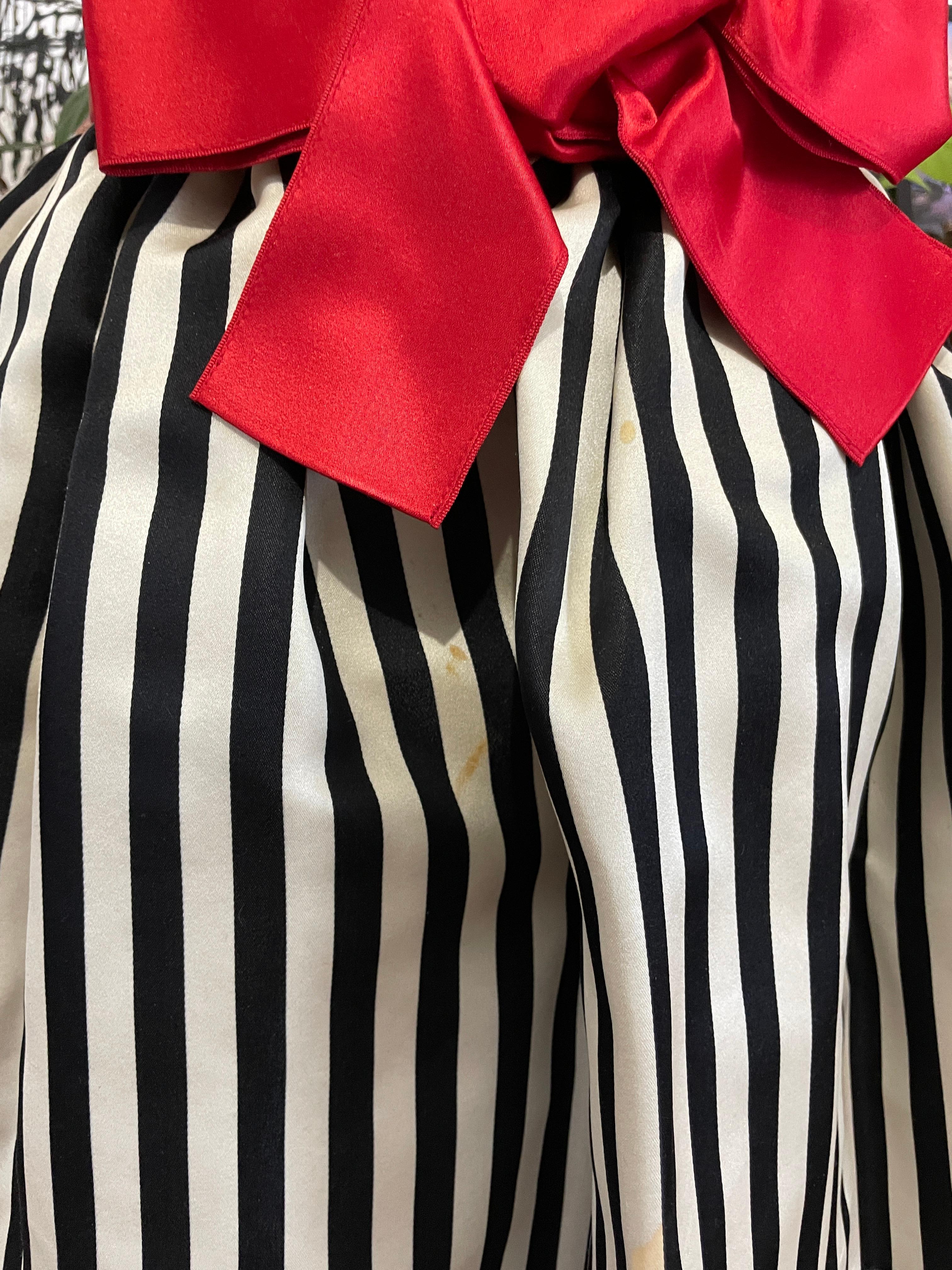 Bill Blass Black & White red striped baby doll dress W/ pockets, 1980s Size 4  For Sale 9