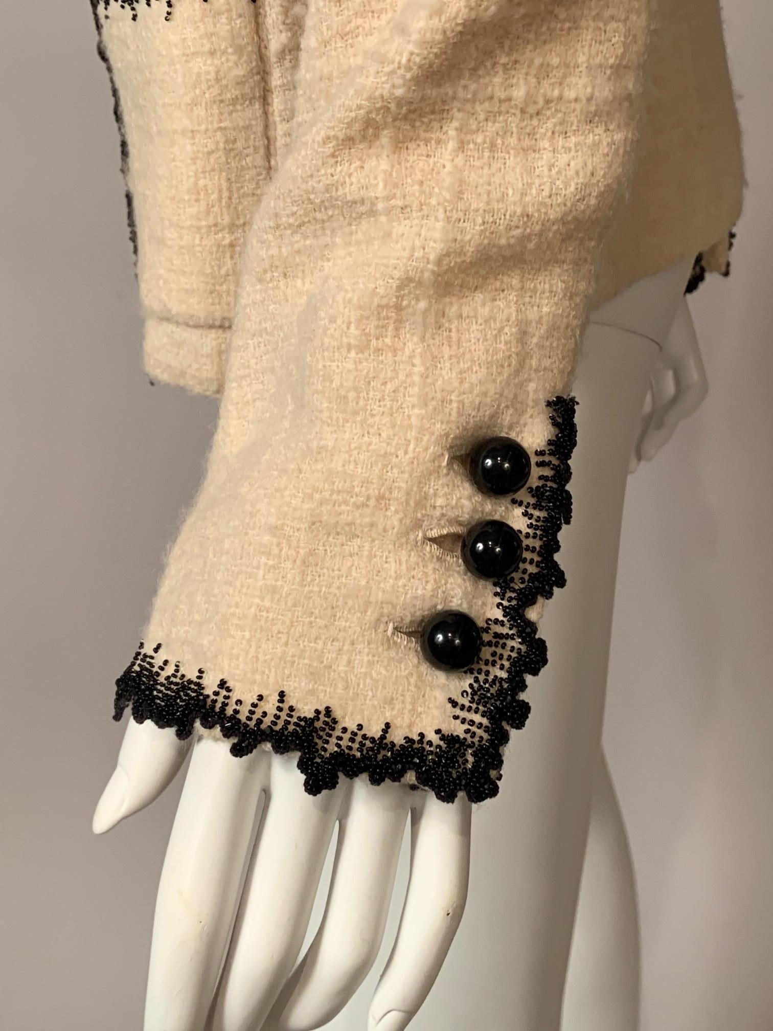 Bill Blass Chaqueta de lana color crema con adornos de cuentas negras en venta 5