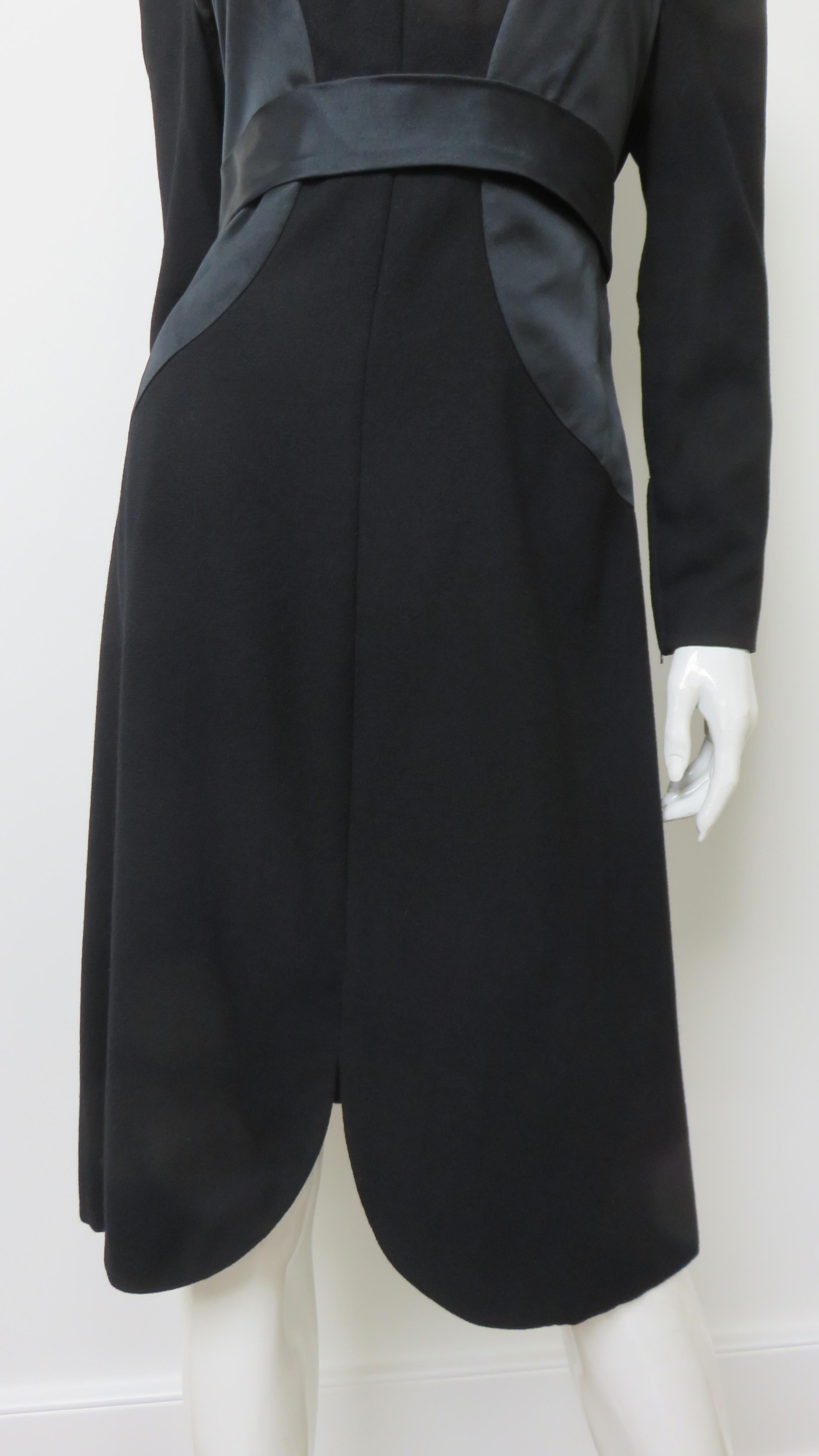 Vestido Bill Blass con inserciones circulares Años 80 en venta 2