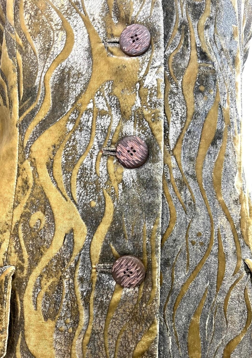 da uomo o donna Bill Blass A/I 1997 Cappotto in velluto serigrafato a mano in vendita