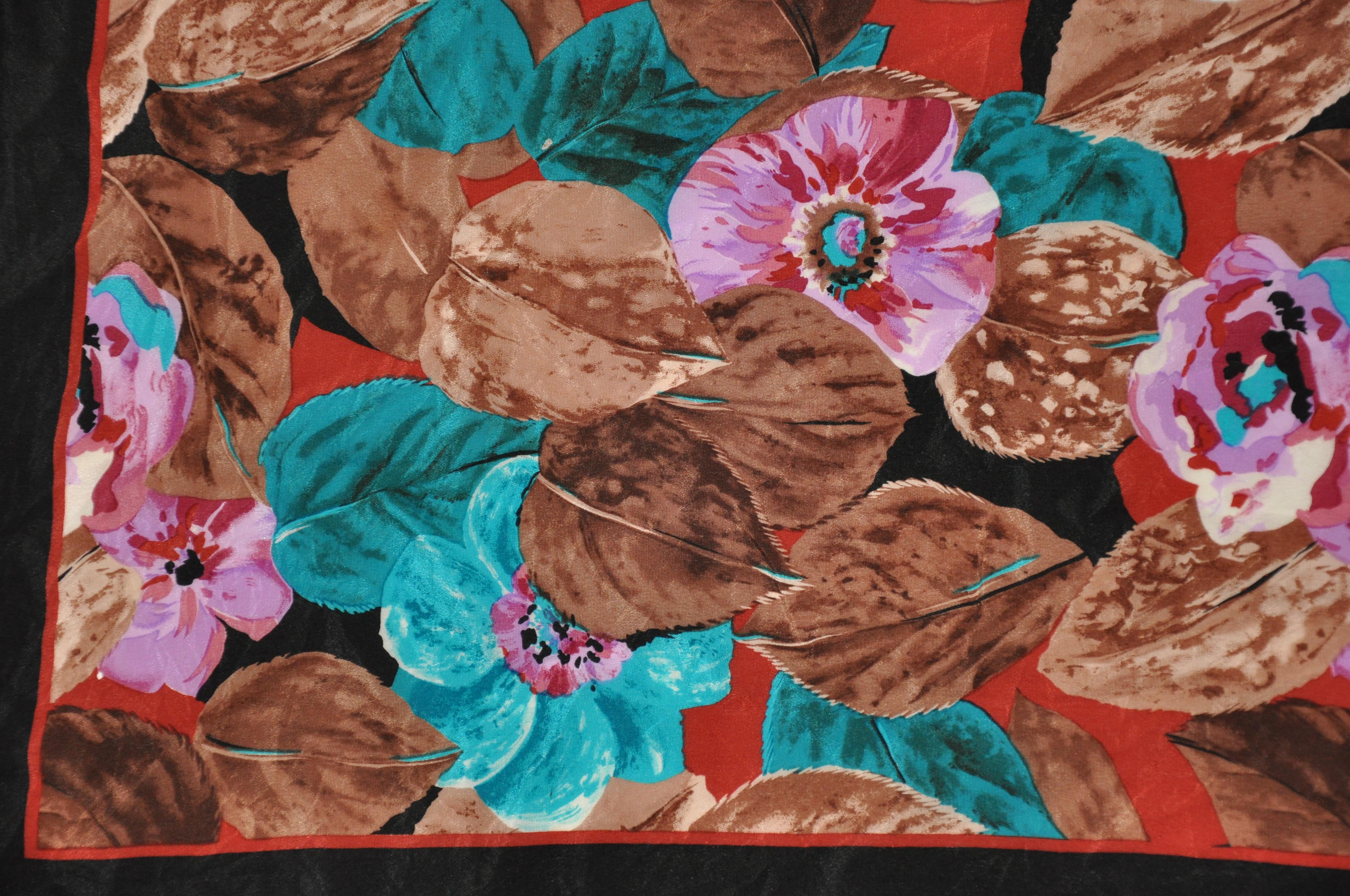 Bill Blass - Écharpe en soie « Flat Foliage » avec bordures noires Bon état - En vente à New York, NY