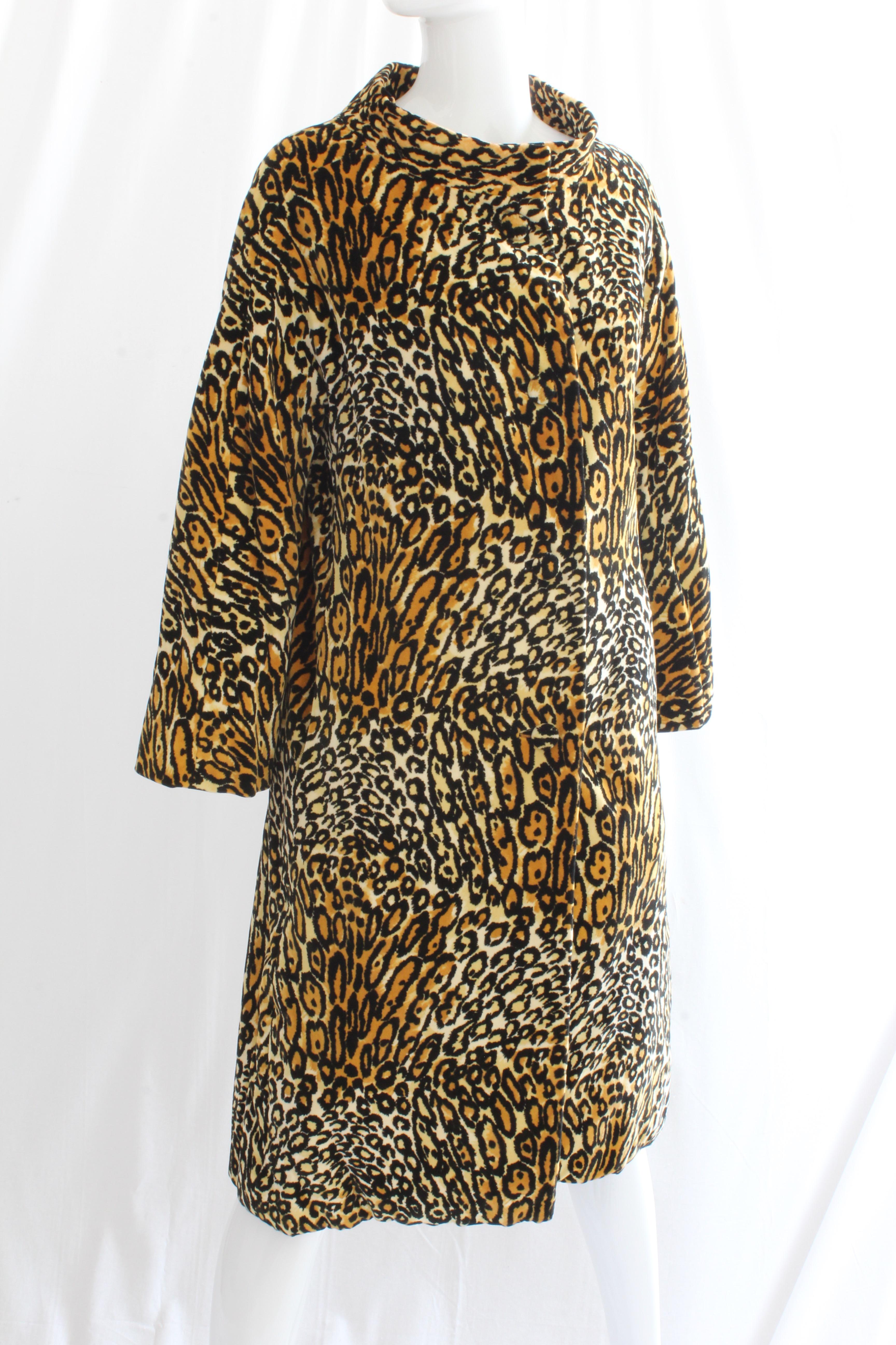 Black Bill Blass for Bond Street Velvet Leopard Print Coat 1970s Sz M