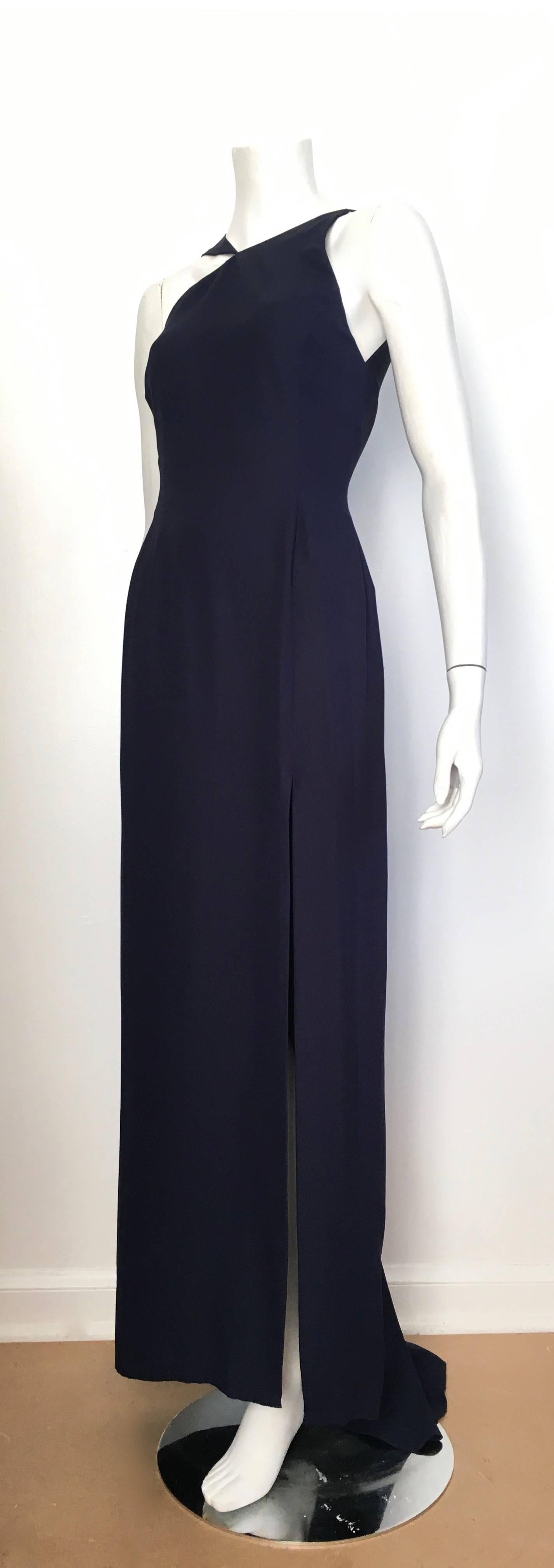 Bill Blass for Neiman Marcus 1980s Navy Silk Crepe Gown with Train Size 6. In Excellent Condition For Sale In Atlanta, GA