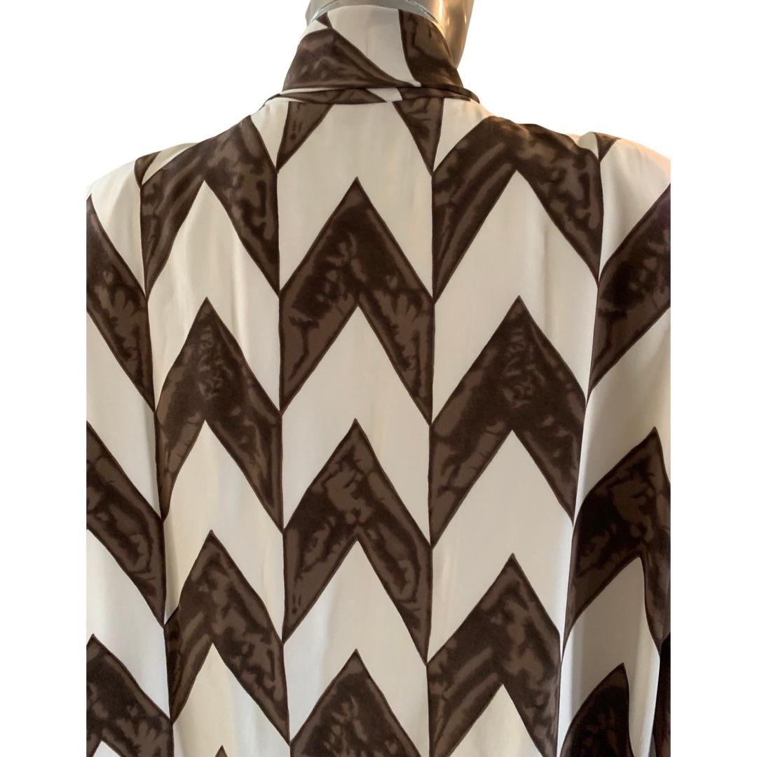 Bill Blass pour Neiman Marcus - Robe chemisier en soie marron/blanc, neuve avec étiquettes, taille 18 Pour femmes en vente