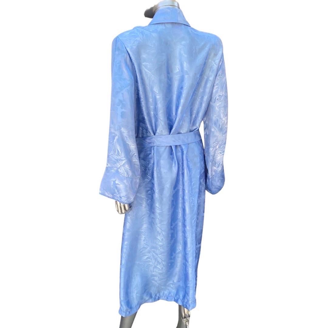 Bill Blass Ice Blue Jacquard Embroidered Insignia Vintage Robe Size Large  8
