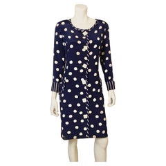 Bill Blass Vestido de lunares azul marino y blanco con ribete de rayas azul marino y blanco