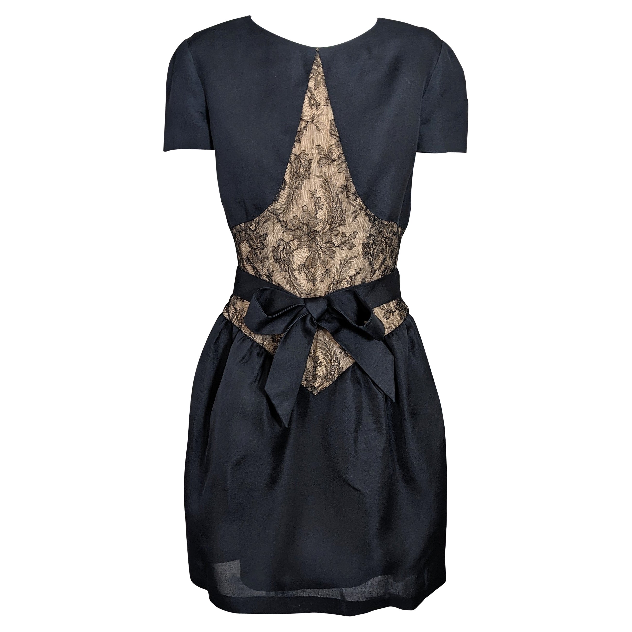 Robe de cocktail en organza et dentelle de Bill Blass
